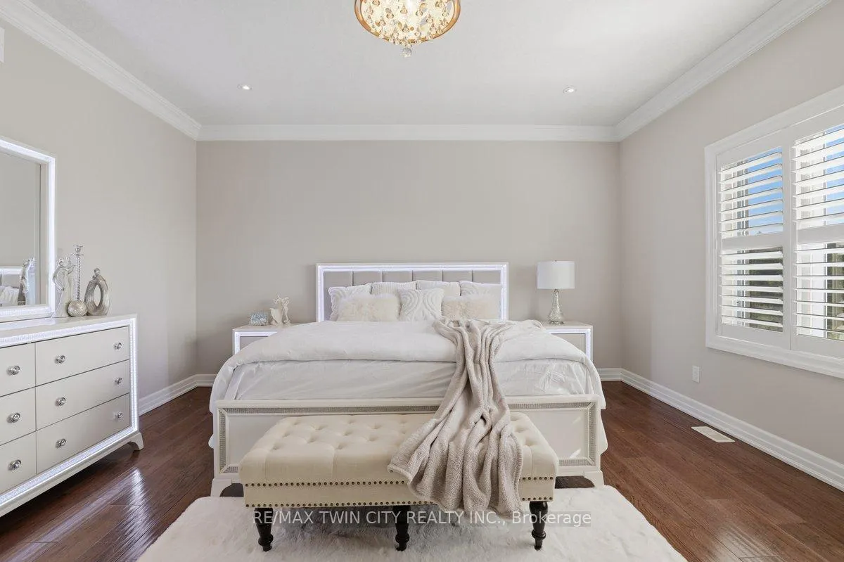 Photo 26 of 550 Brittania Crescent, Kitchener — HOMEH