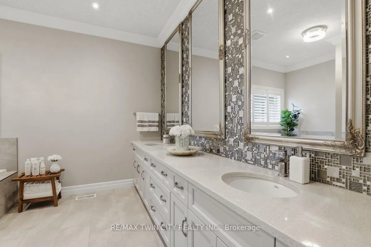 Photo 27 of 550 Brittania Crescent, Kitchener — HOMEH