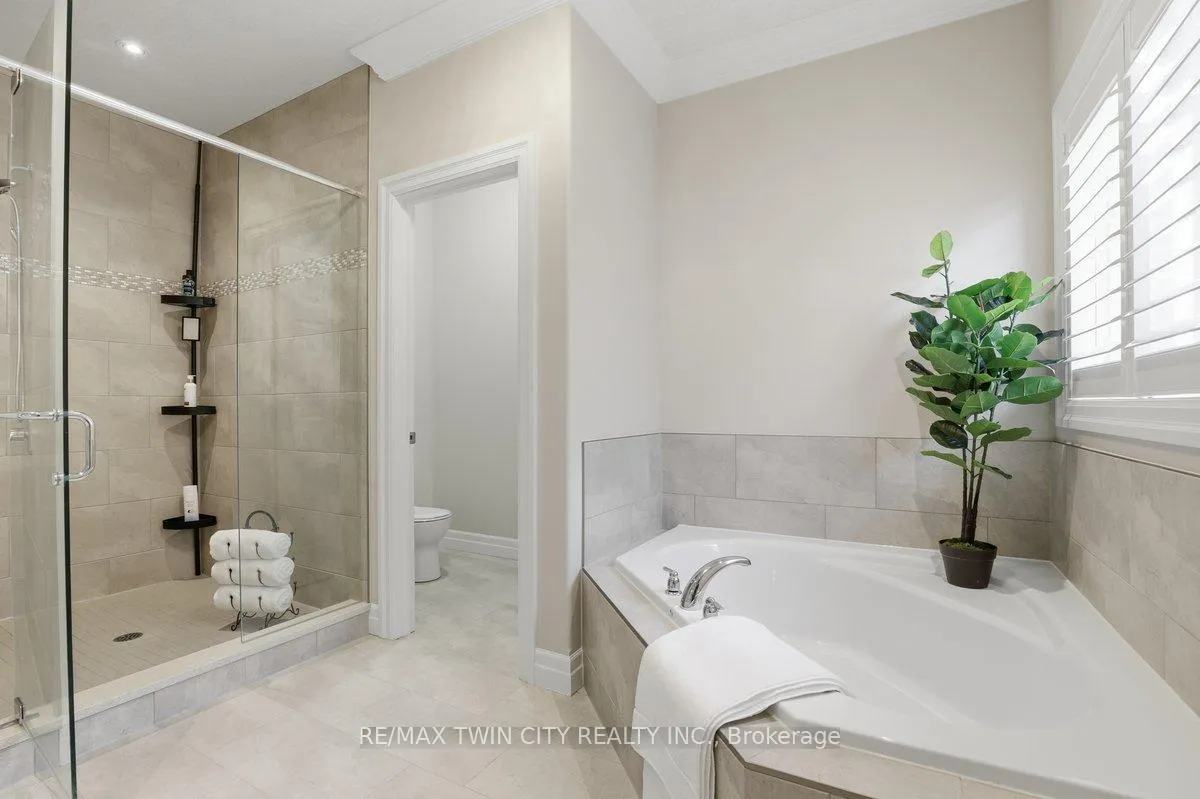 Photo 29 of 550 Brittania Crescent, Kitchener — HOMEH