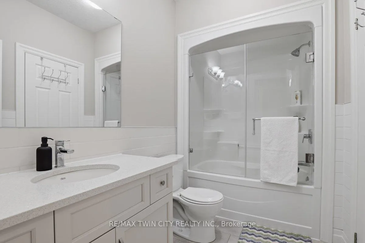 Photo 32 of 550 Brittania Crescent, Kitchener — HOMEH