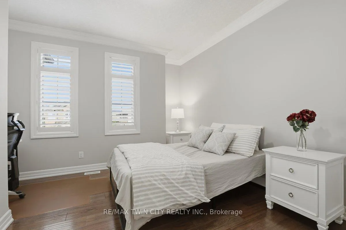 Photo 33 of 550 Brittania Crescent, Kitchener — HOMEH