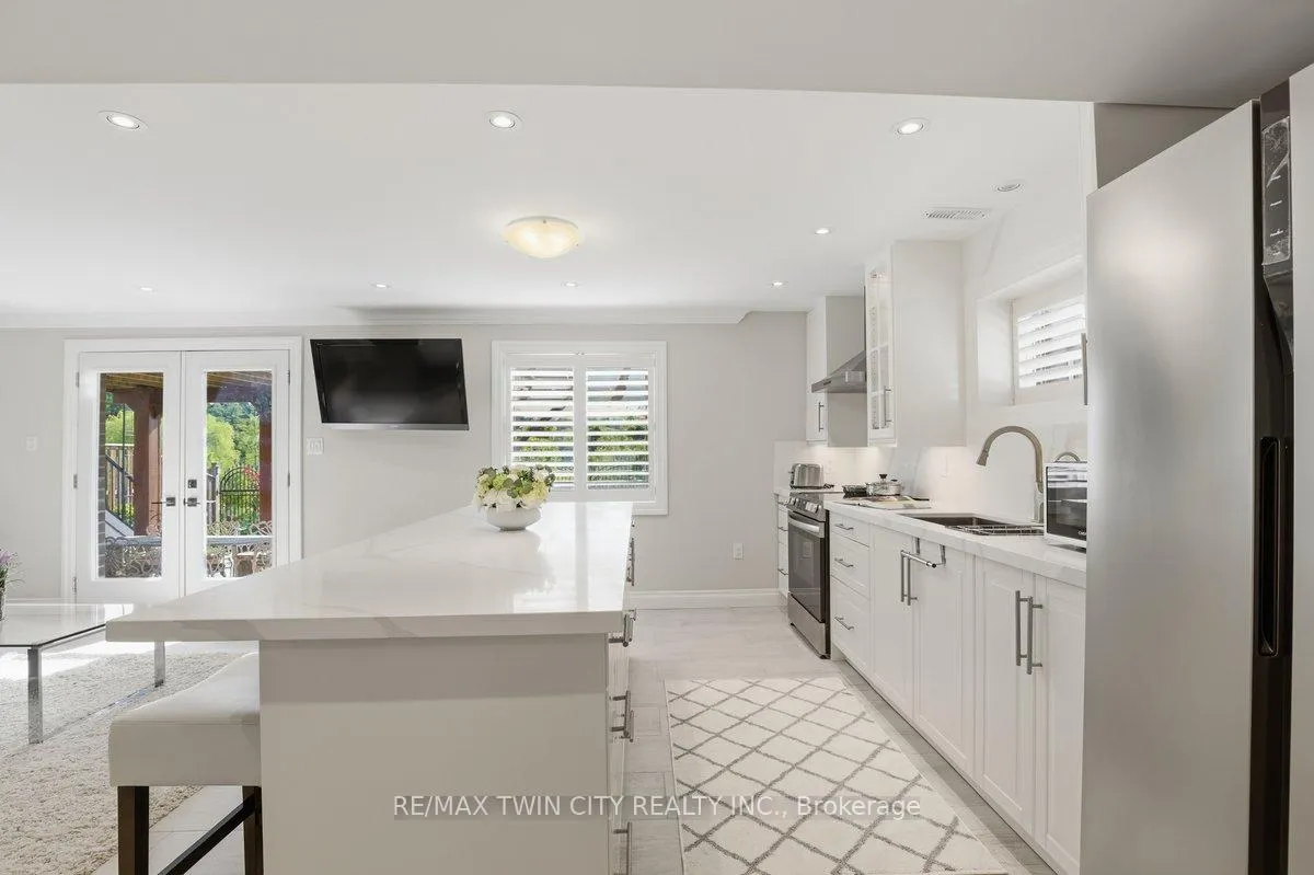 Photo 37 of 550 Brittania Crescent, Kitchener — HOMEH