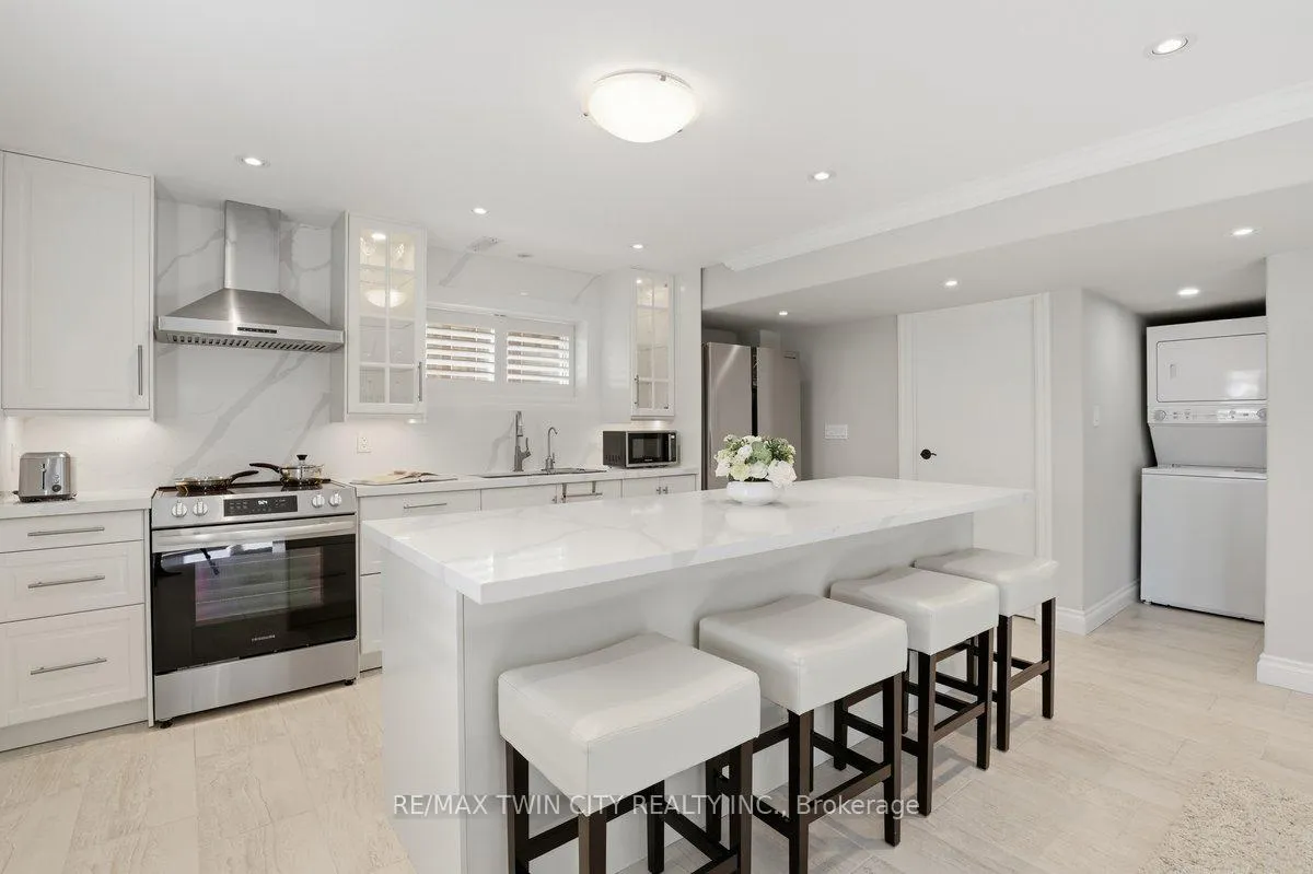 Photo 38 of 550 Brittania Crescent, Kitchener — HOMEH
