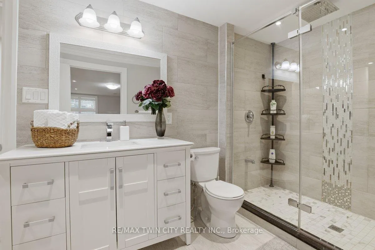 Photo 41 of 550 Brittania Crescent, Kitchener — HOMEH