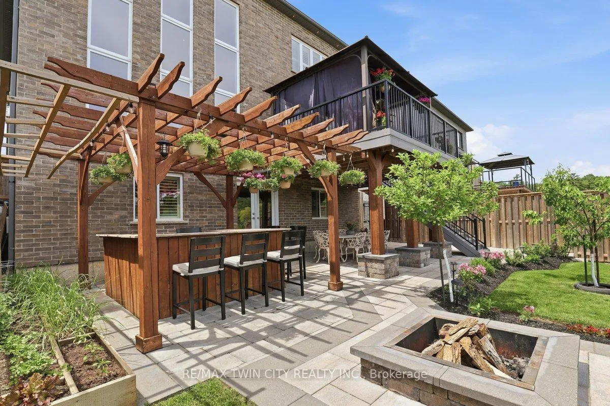 Photo 47 of 550 Brittania Crescent, Kitchener — HOMEH