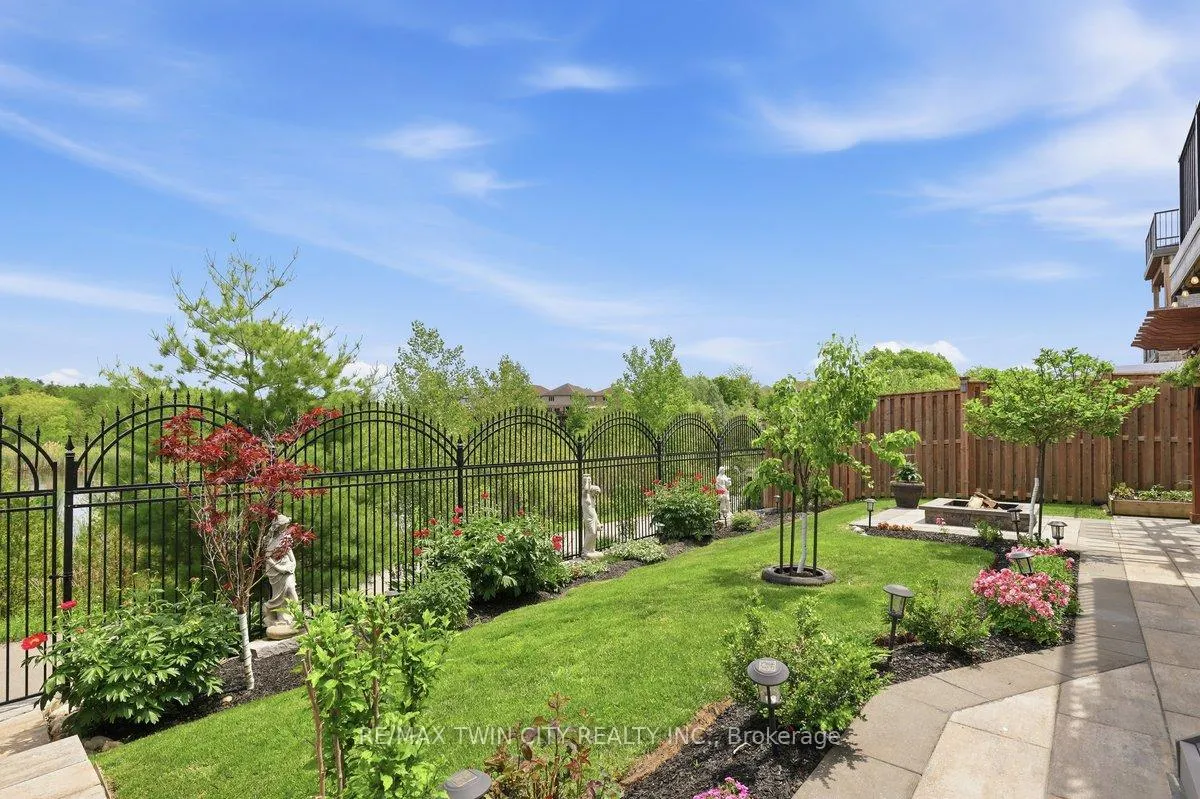 Photo 48 of 550 Brittania Crescent, Kitchener — HOMEH