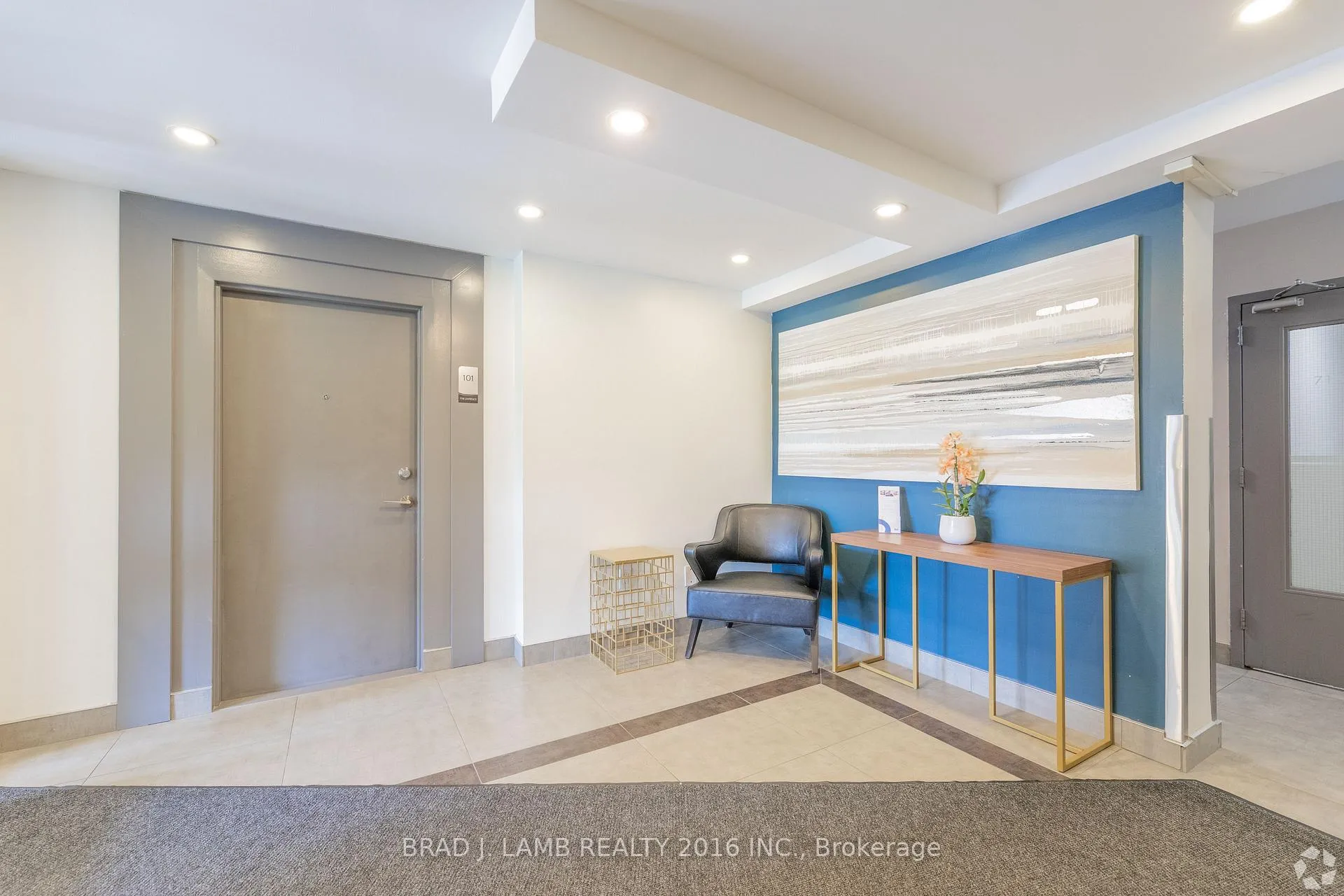 Photo 9 of Unit 304, 718 Lawrence Road E, Hamilton, Rosedale — HOMEH