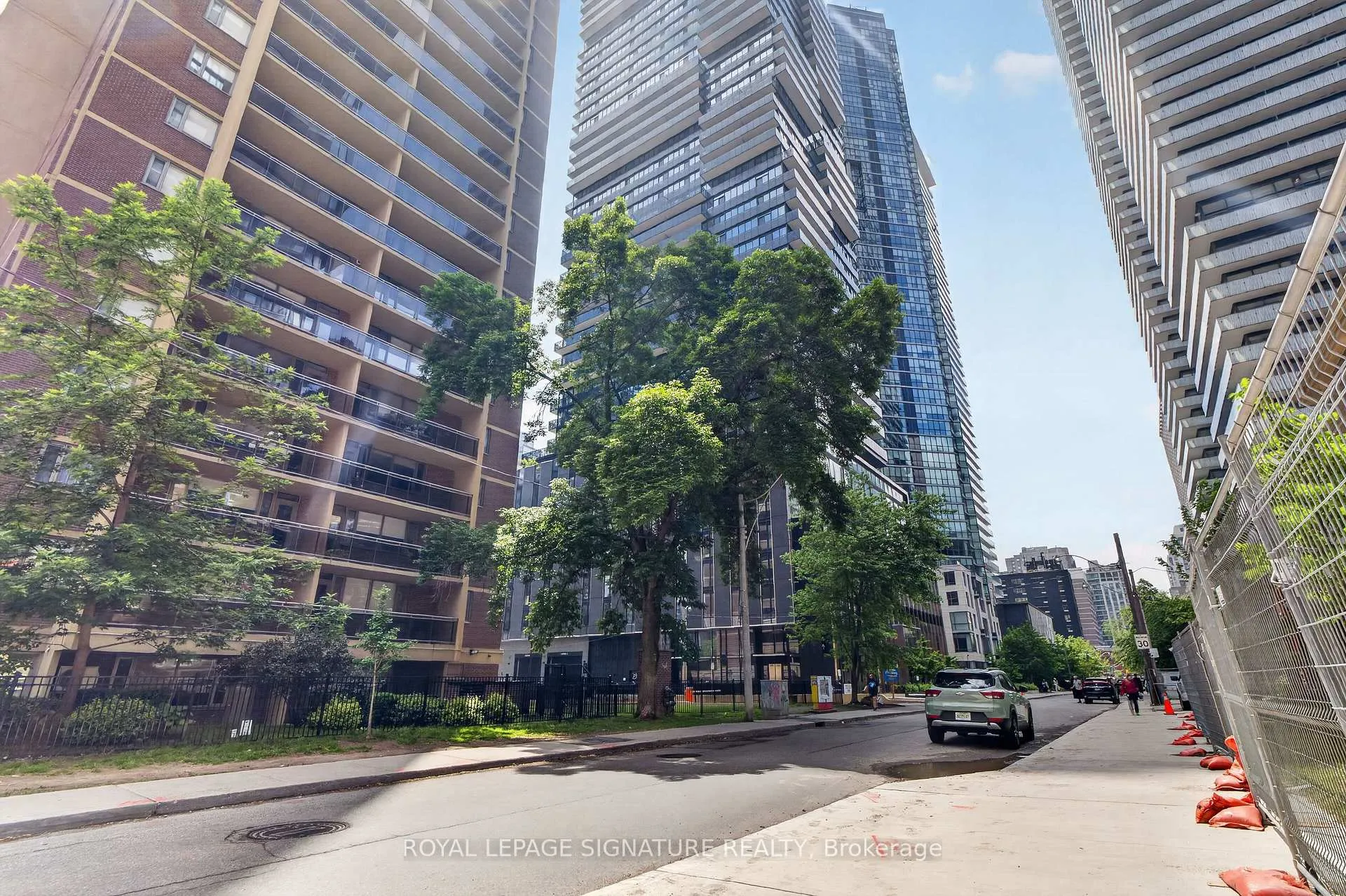 Photo of Unit 4303, 55 Charles Street E