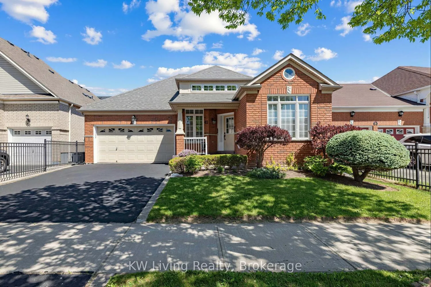 Photo 5 of 41 Manorwood Drive, Markham, Berczy — HOMEH