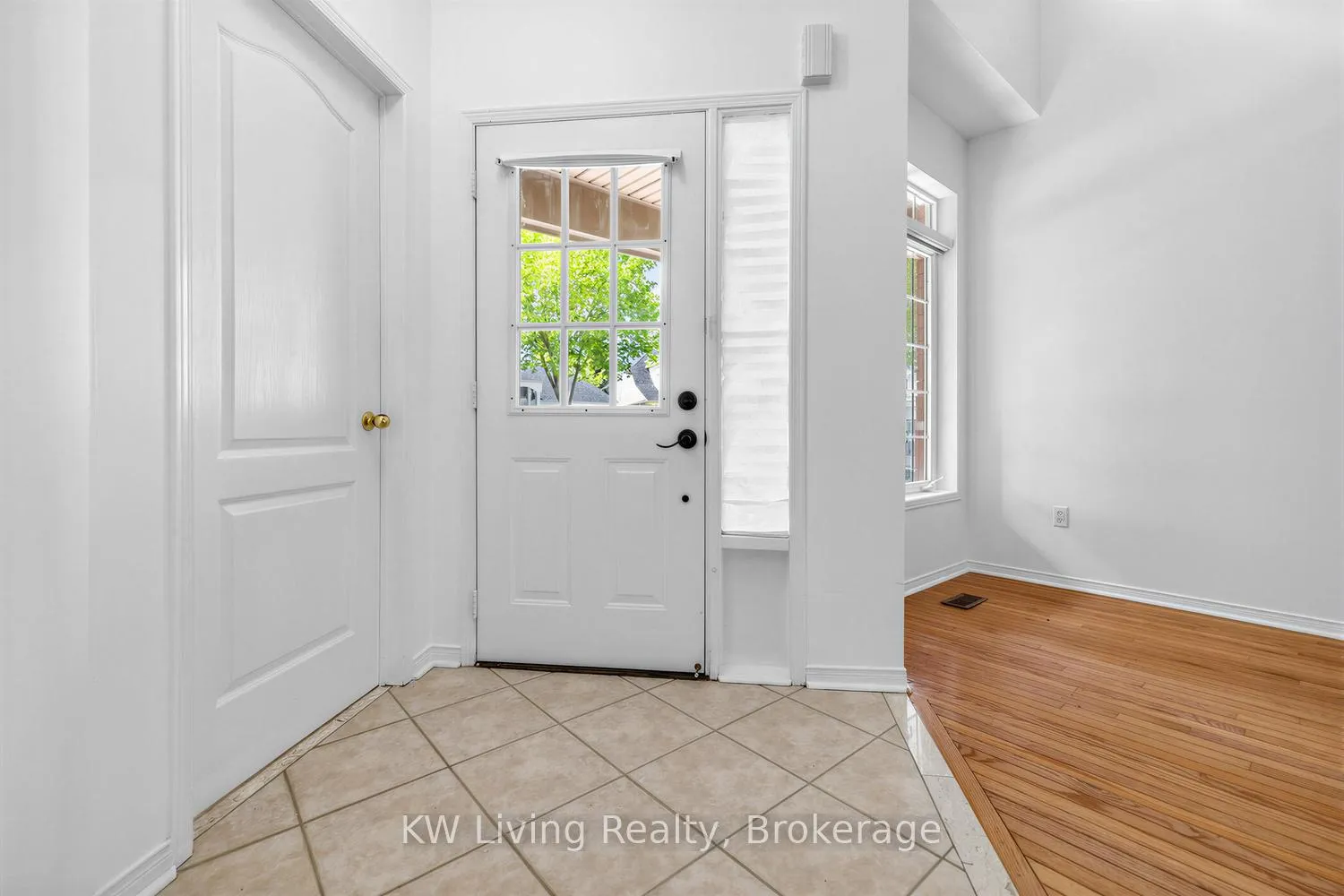 Photo 7 of 41 Manorwood Drive, Markham, Berczy — HOMEH