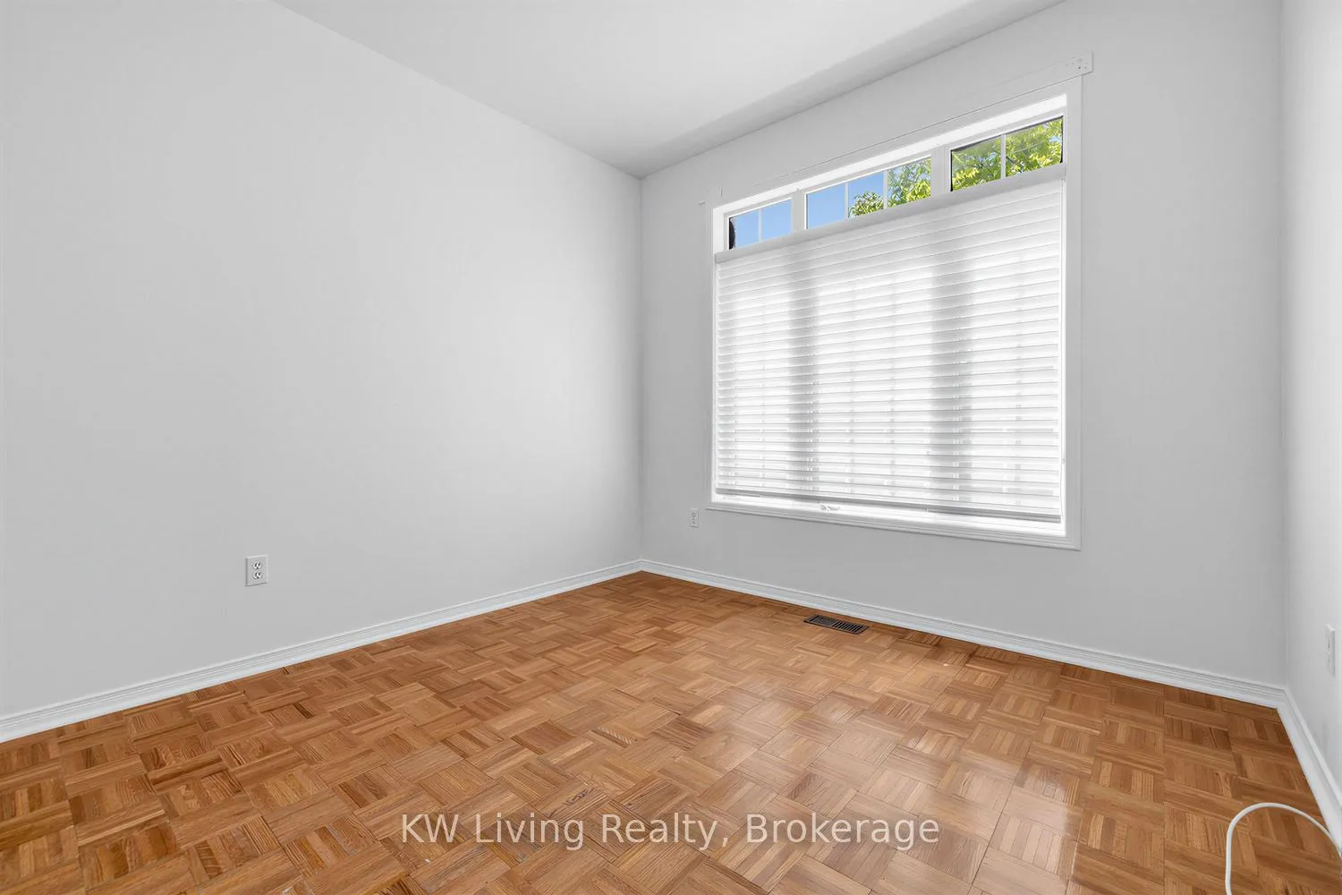 Photo 8 of 41 Manorwood Drive, Markham, Berczy — HOMEH