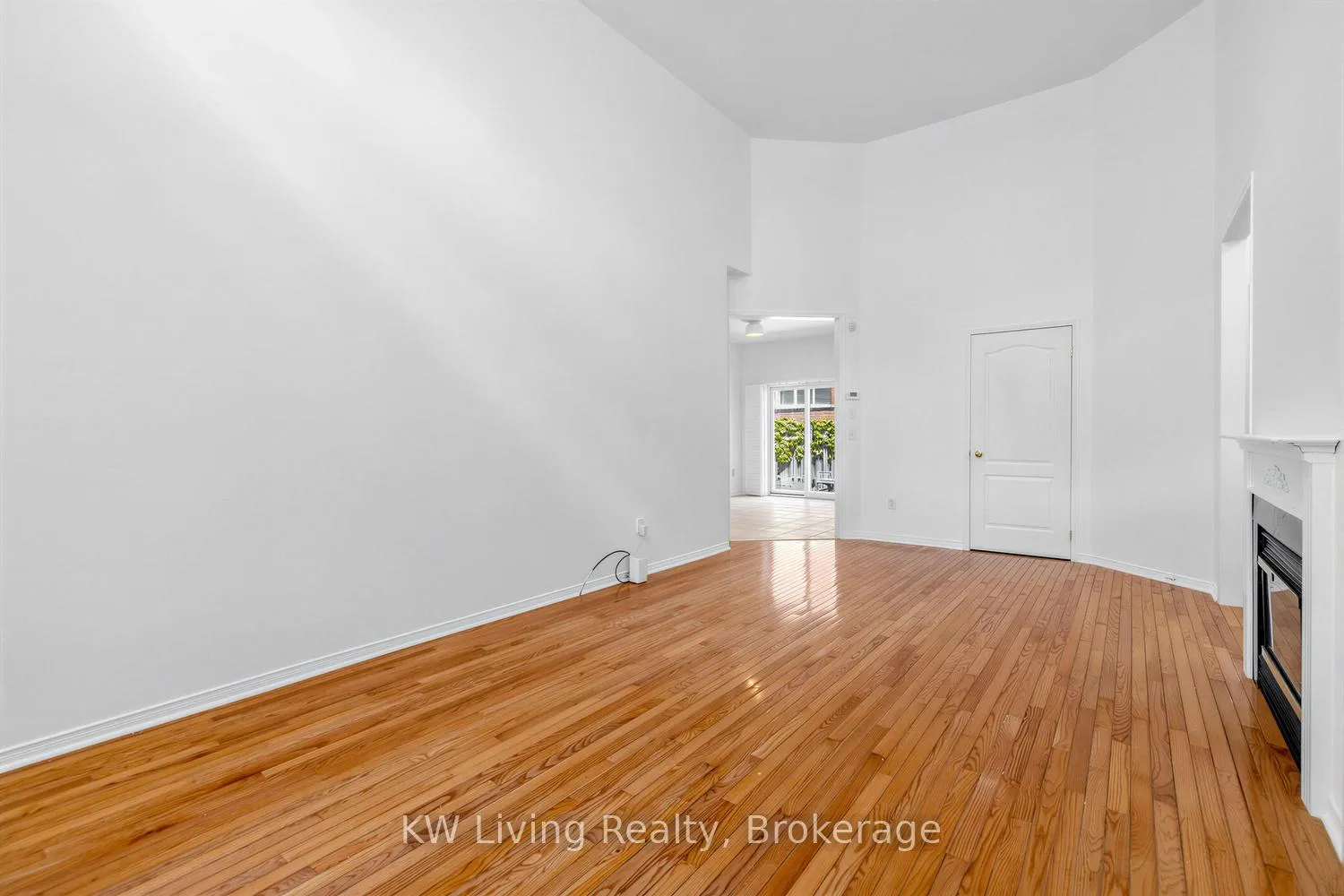 Photo 10 of 41 Manorwood Drive, Markham, Berczy — HOMEH