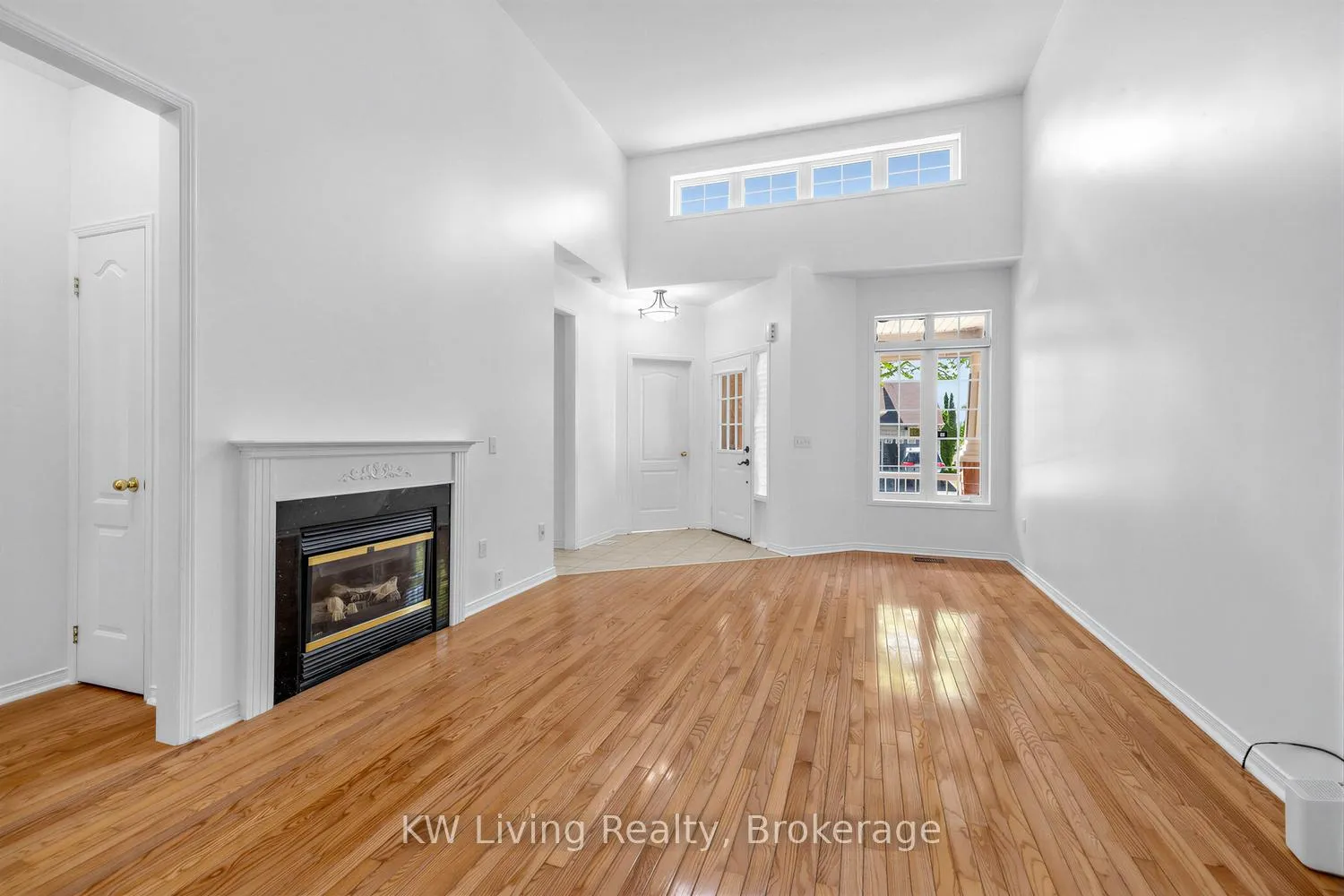 Photo 13 of 41 Manorwood Drive, Markham, Berczy — HOMEH