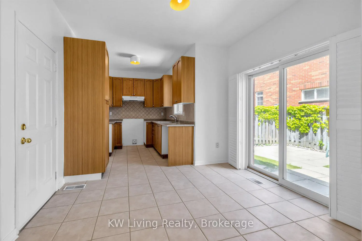 Photo 17 of 41 Manorwood Drive, Markham, Berczy — HOMEH