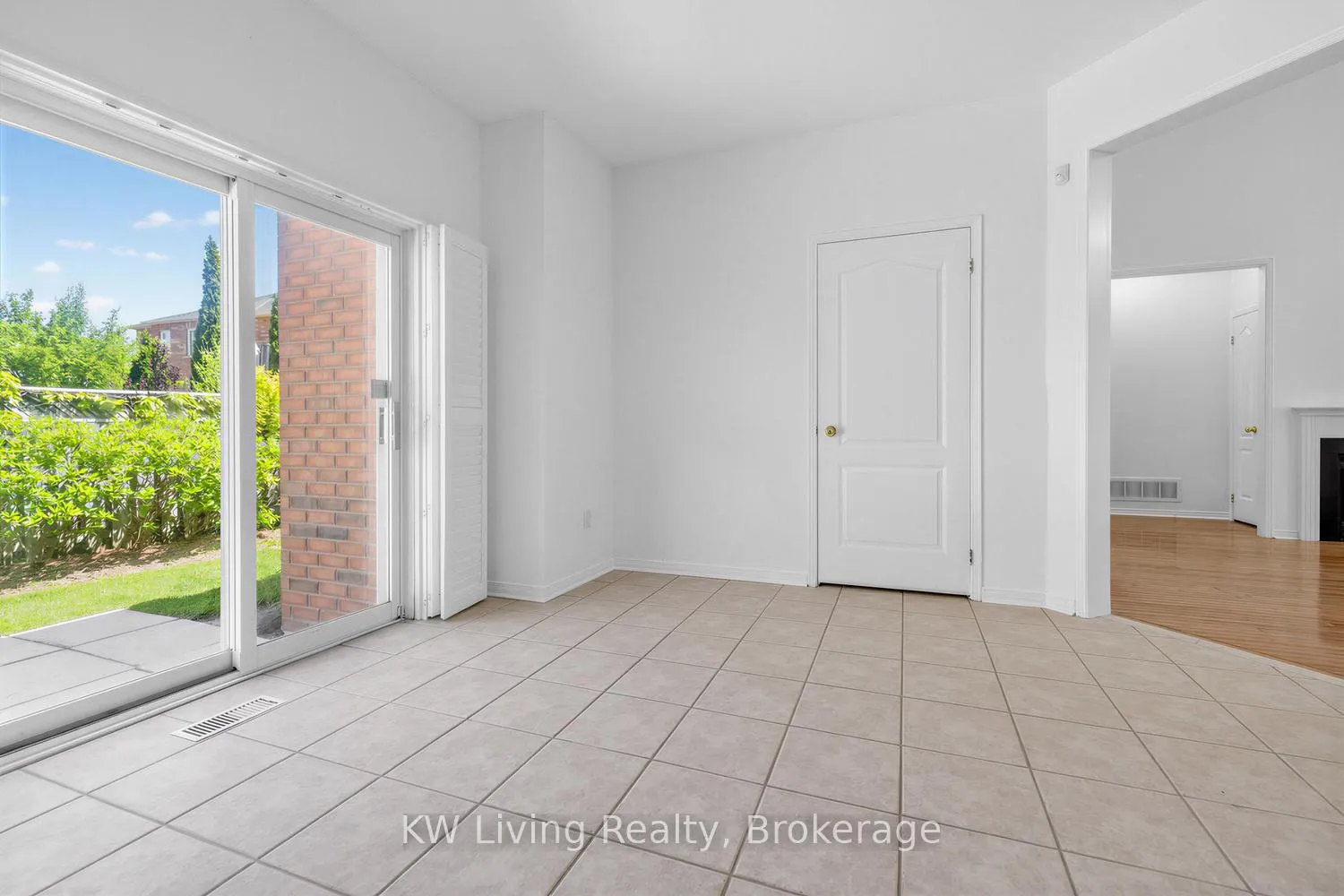 Photo 18 of 41 Manorwood Drive, Markham, Berczy — HOMEH