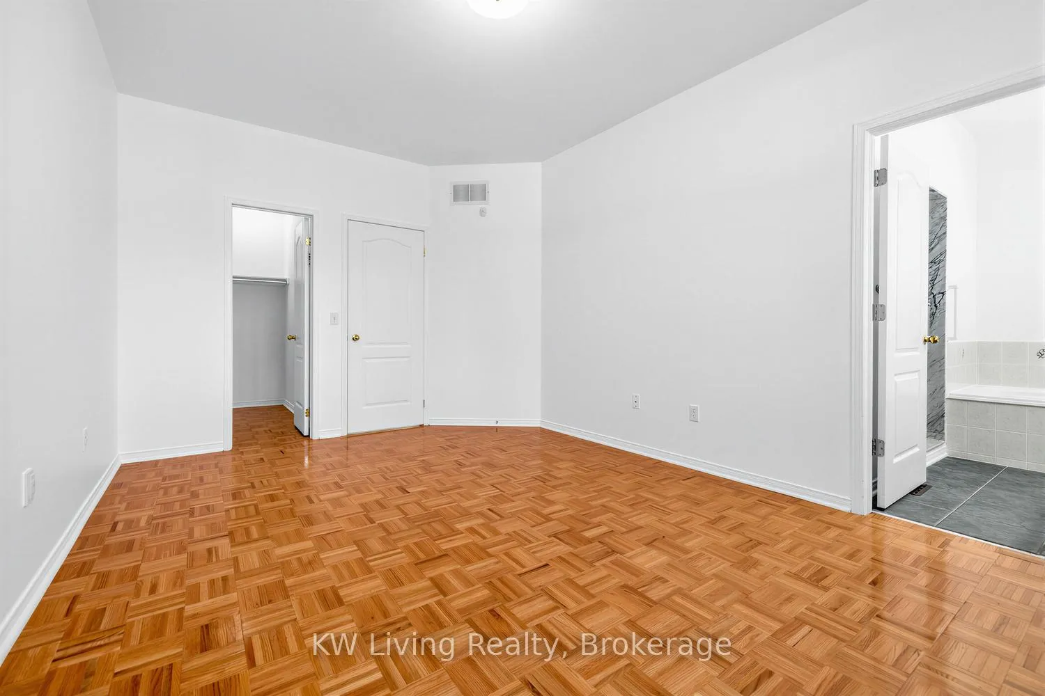 Photo 28 of 41 Manorwood Drive, Markham, Berczy — HOMEH
