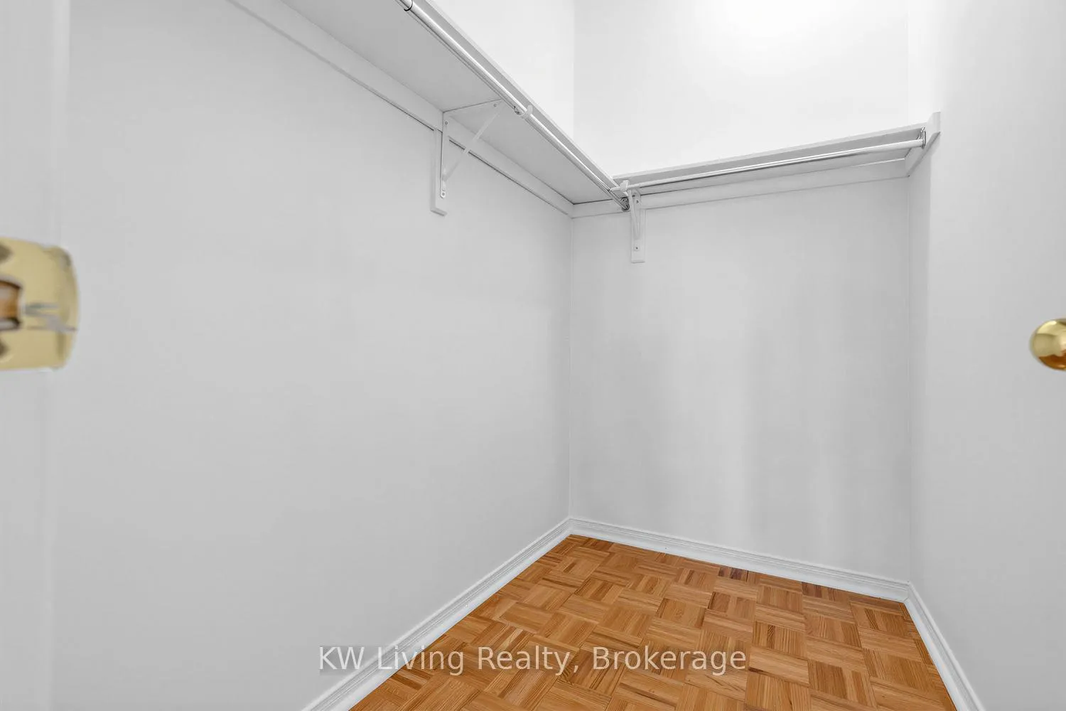 Photo 29 of 41 Manorwood Drive, Markham, Berczy — HOMEH