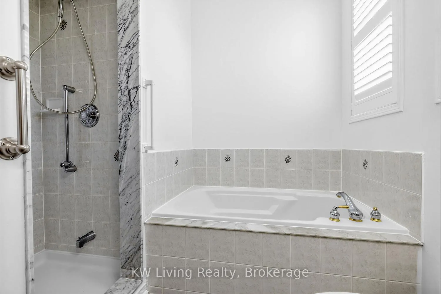 Photo 31 of 41 Manorwood Drive, Markham, Berczy — HOMEH