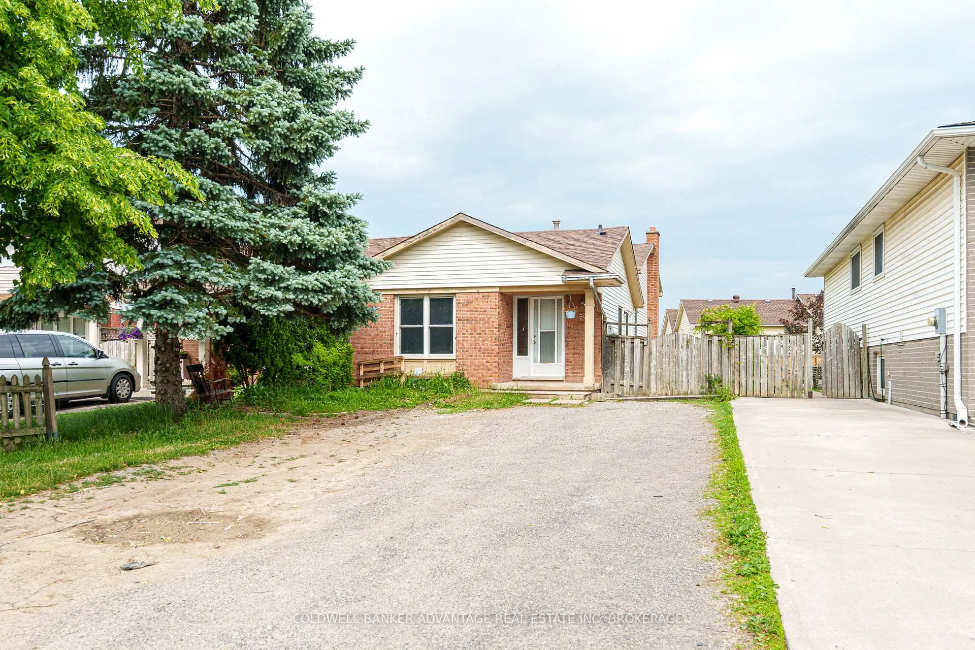 Photo 2 of 86 Autumn Place, St. Catharines, Secord Woods — HOMEH