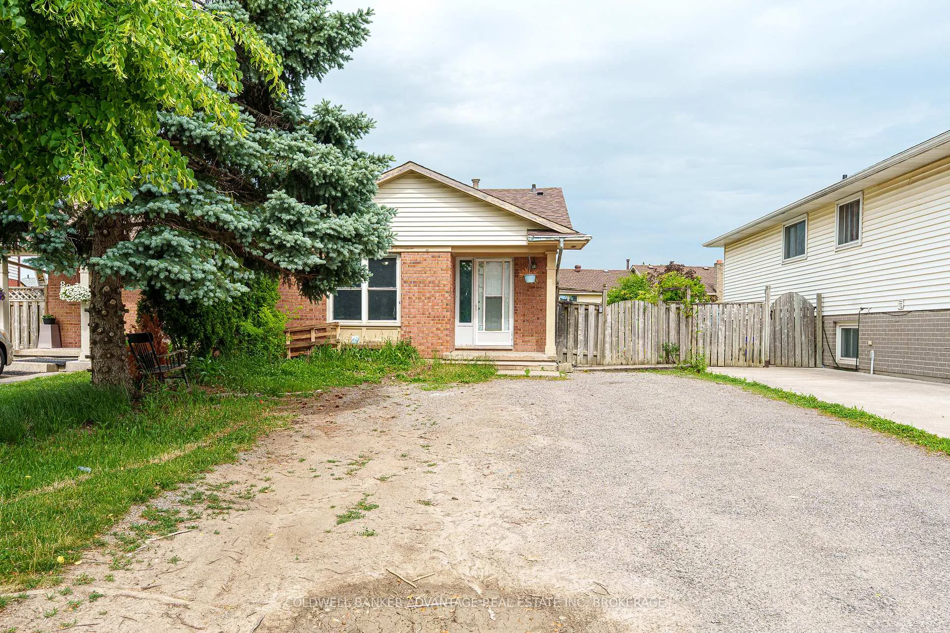 Photo 3 of 86 Autumn Place, St. Catharines, Secord Woods — HOMEH