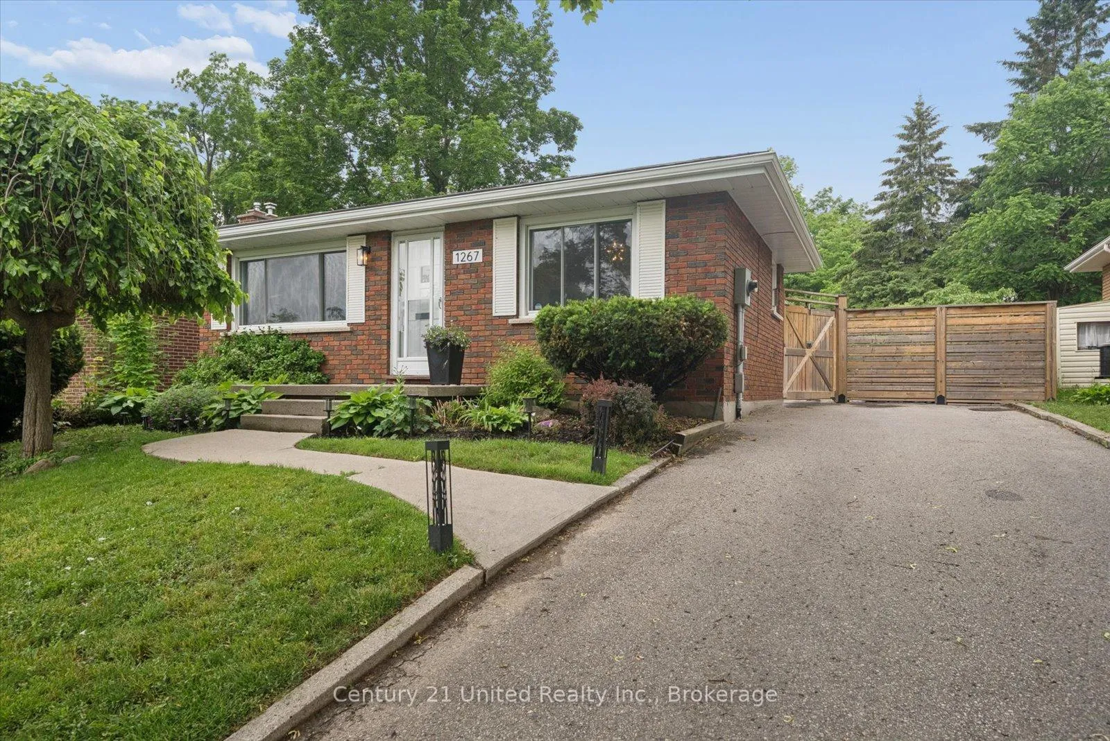 Front of 1267 Amundsen Avenue