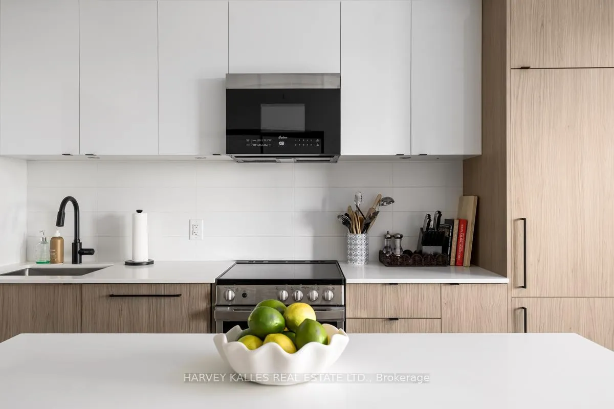 Photo 7 of Unit 710, 2369 Danforth Avenue, Toronto, East End-Danforth — HOMEH