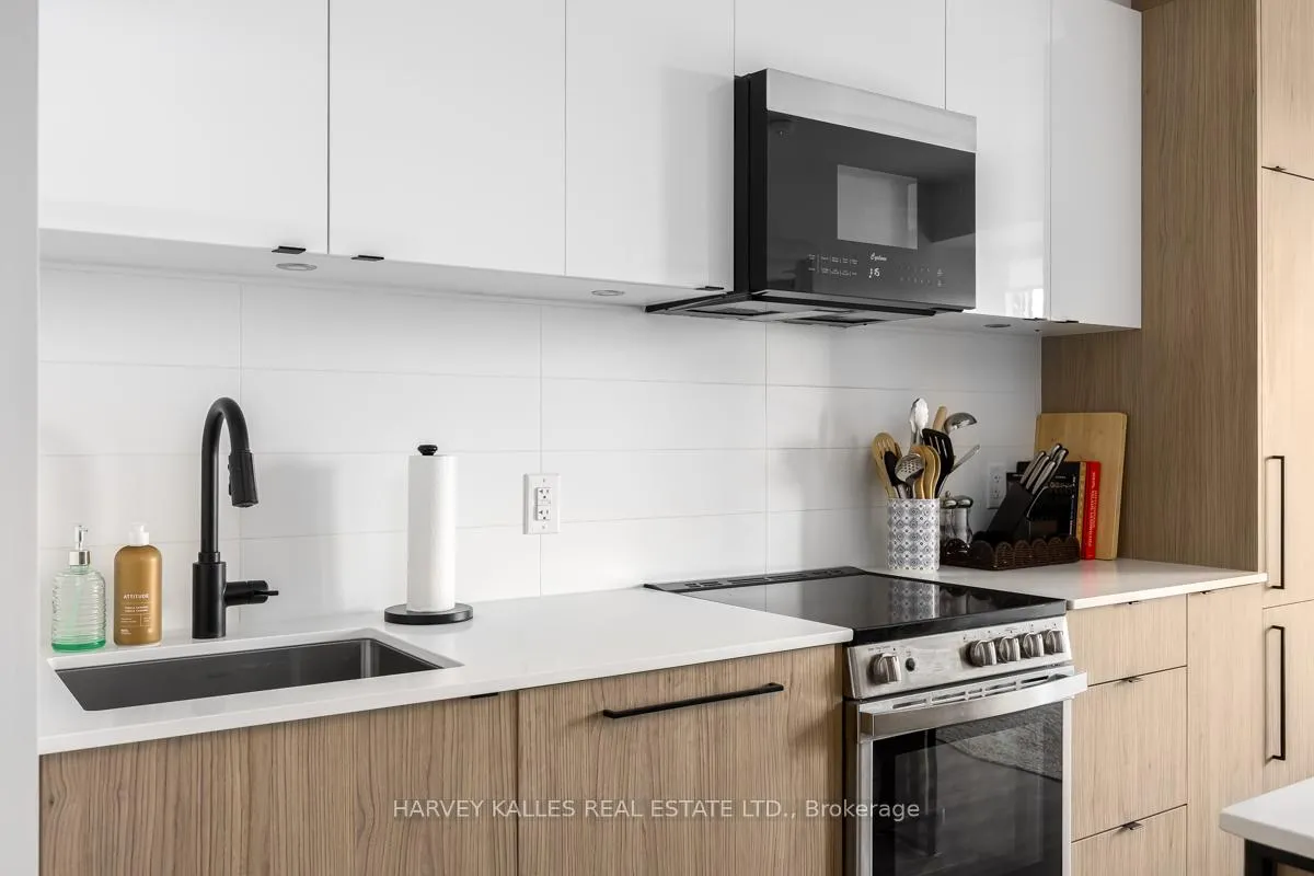 Photo 8 of Unit 710, 2369 Danforth Avenue, Toronto, East End-Danforth — HOMEH