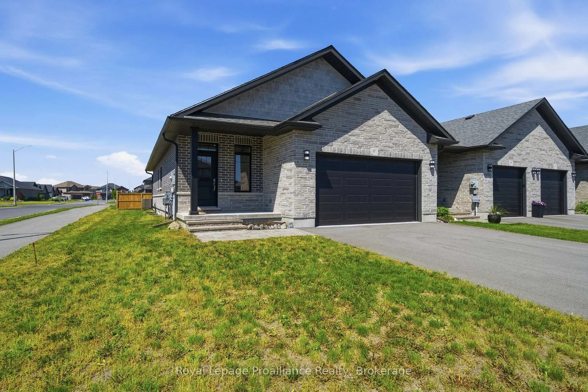 Photo 2 of 17 Raycroft Drive, Belleville, Thurlow Ward — HOMEH
