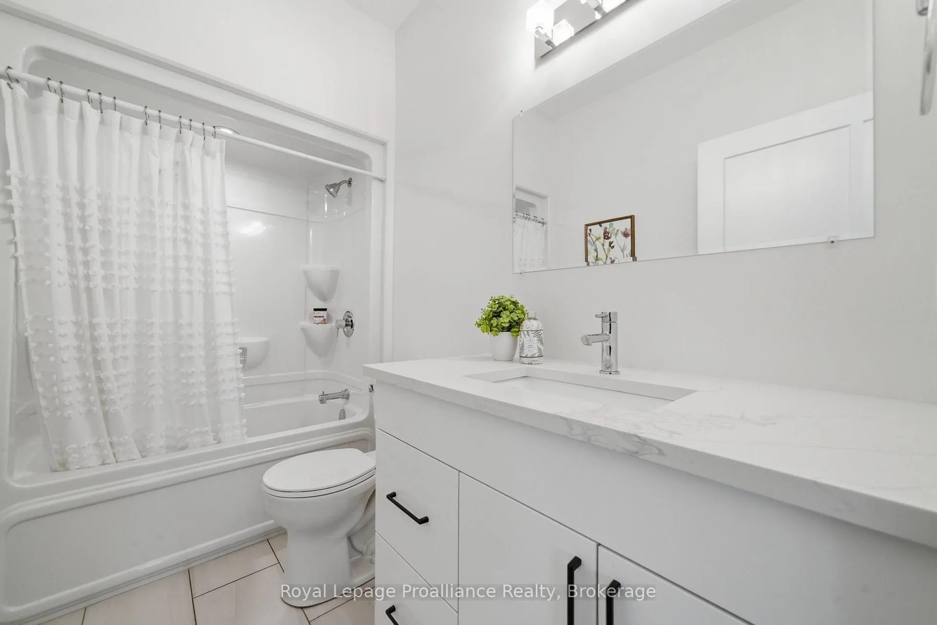 Photo 33 of 17 Raycroft Drive, Belleville, Thurlow Ward — HOMEH