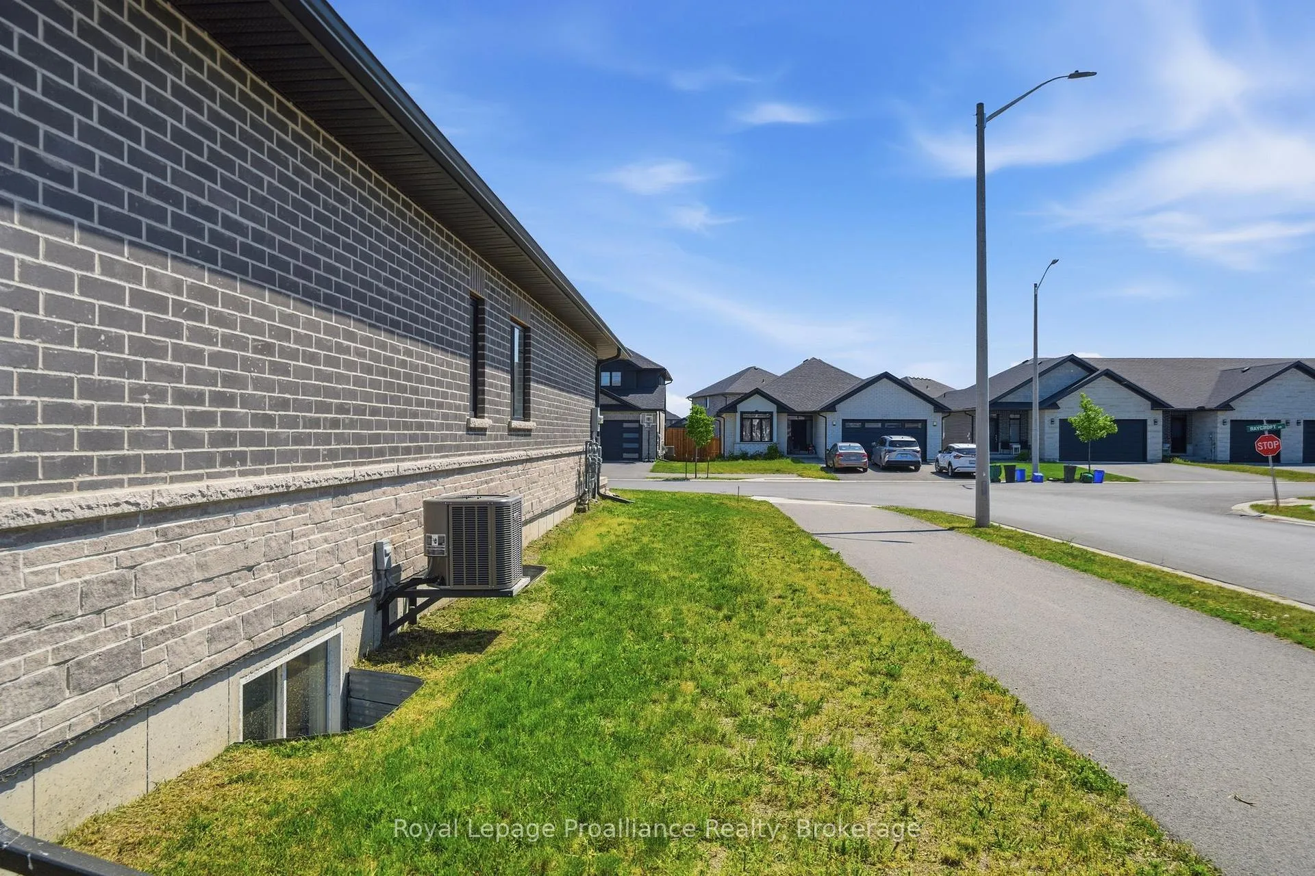 Photo 47 of 17 Raycroft Drive, Belleville, Thurlow Ward — HOMEH