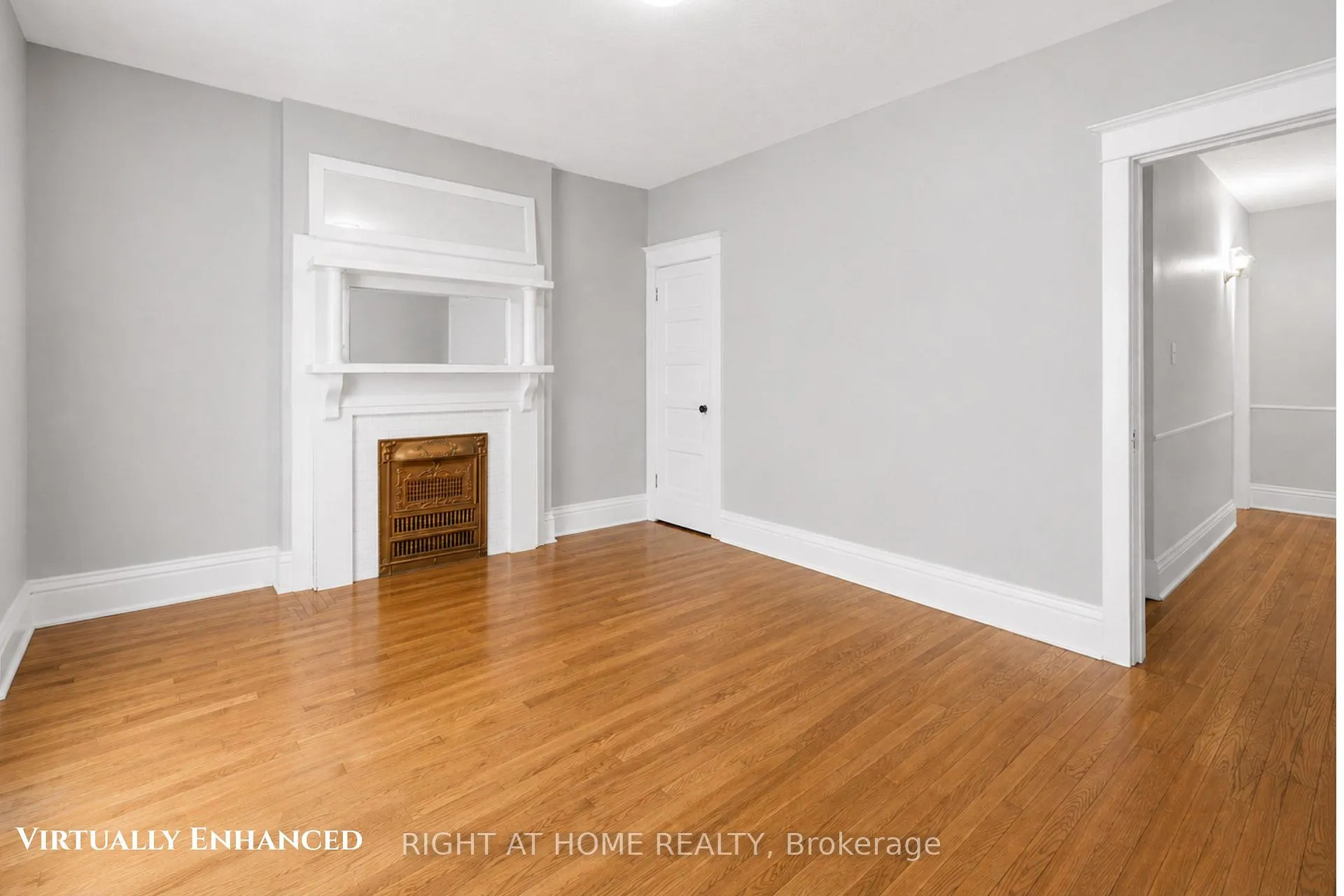 Photo 3 of 542 Crawford Street, Toronto, Palmerston-Little Italy — HOMEH