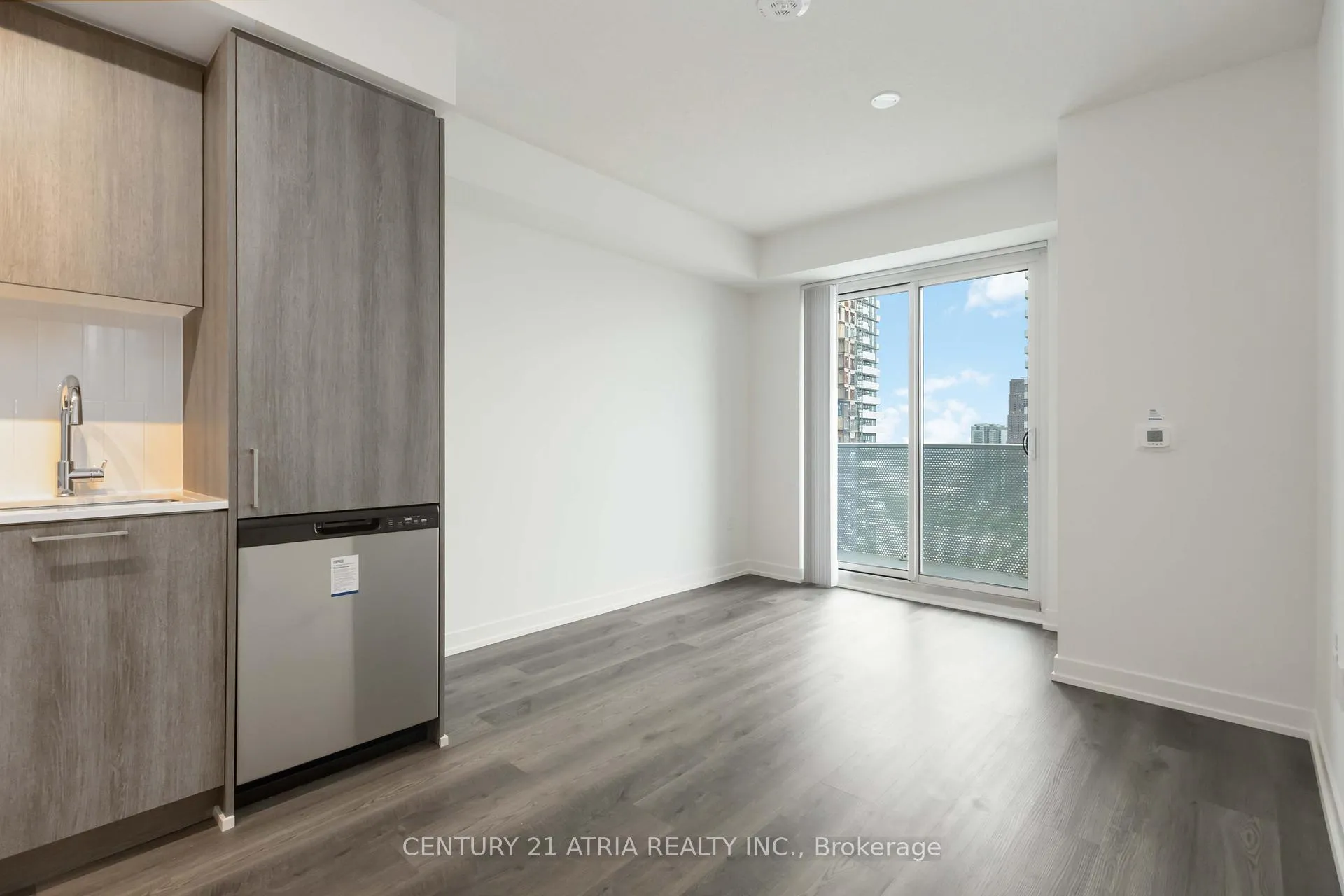Photo 9 of Unit 4002, 195 Commerce Street, Vaughan, Vaughan Corporate Centre — HOMEH