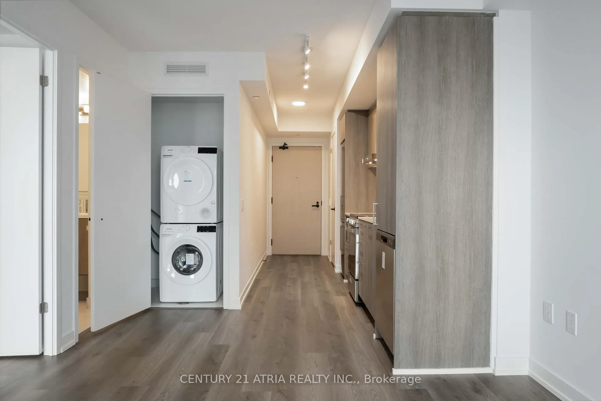 Photo 15 of Unit 4002, 195 Commerce Street, Vaughan, Vaughan Corporate Centre — HOMEH