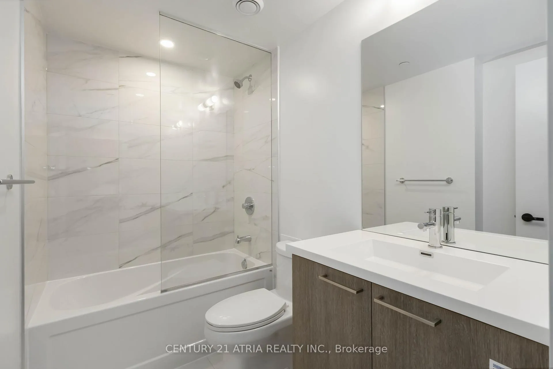 Photo 19 of Unit 4002, 195 Commerce Street, Vaughan, Vaughan Corporate Centre — HOMEH