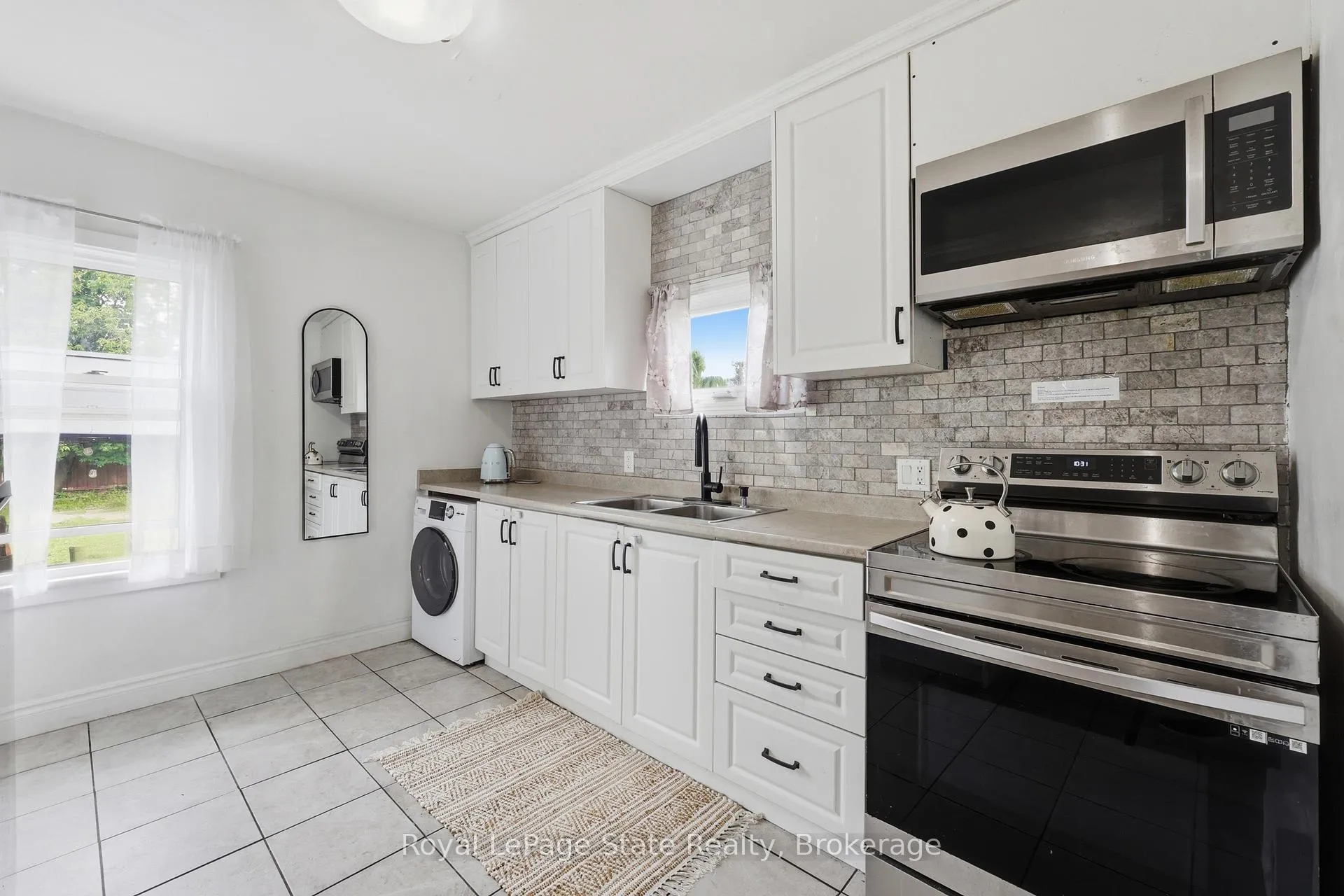 Photo 35 of 15 West 1st Street, Hamilton, Bonnington — HOMEH