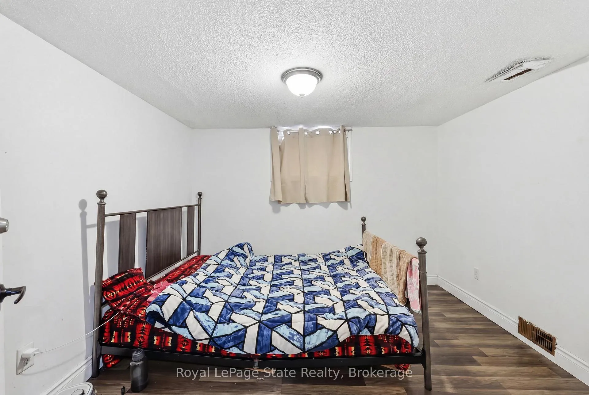 Photo 50 of 15 West 1st Street, Hamilton, Bonnington — HOMEH