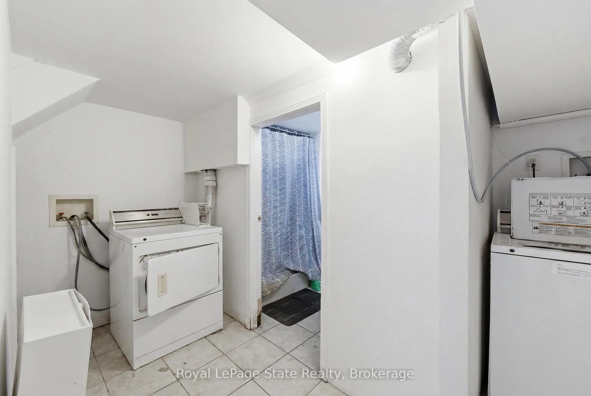 Photo 53 of 15 West 1st Street, Hamilton, Bonnington — HOMEH