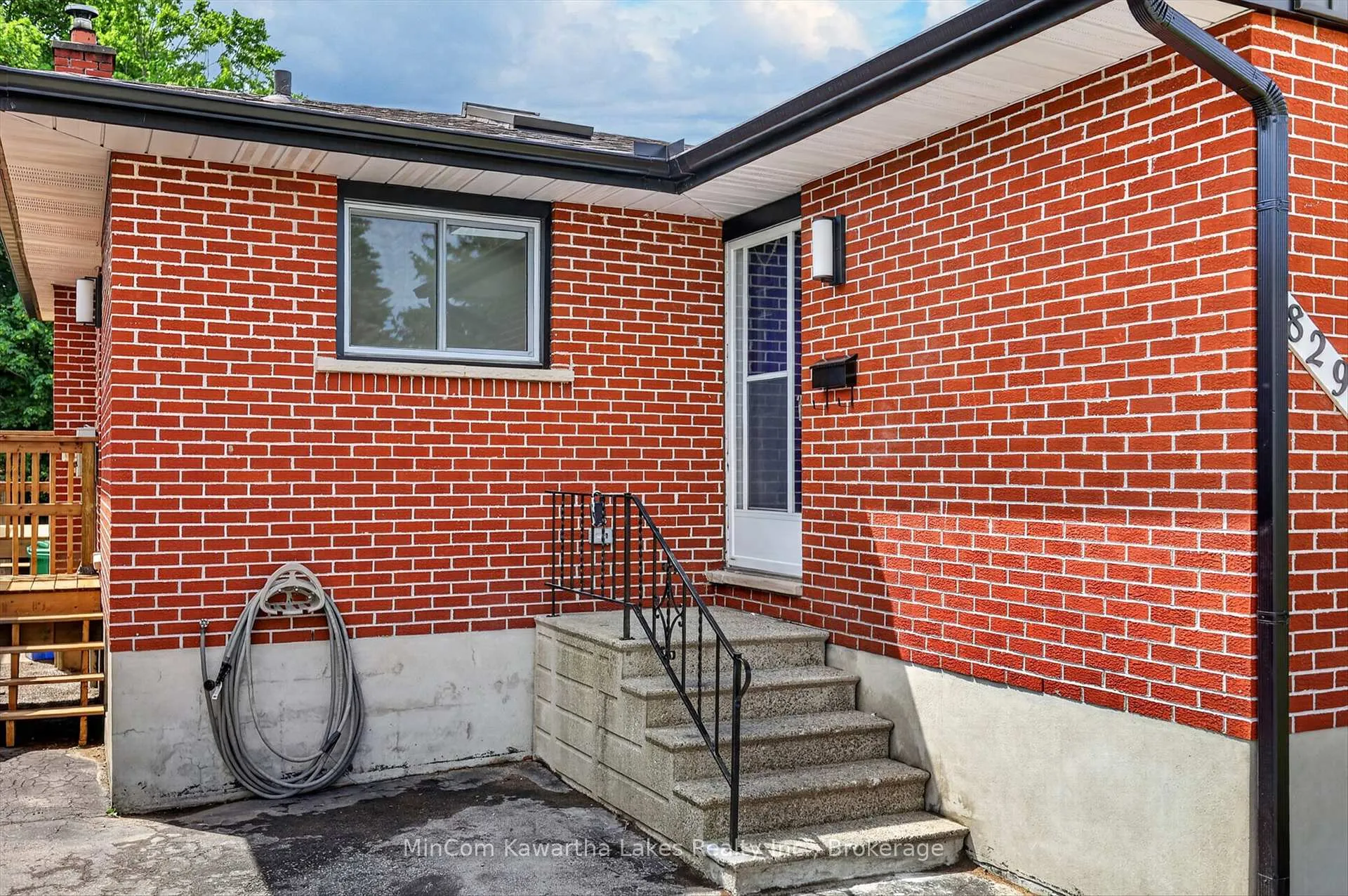 Photo 5 of 829 Orpington Road, Peterborough, Otonabee Ward 1 — HOMEH