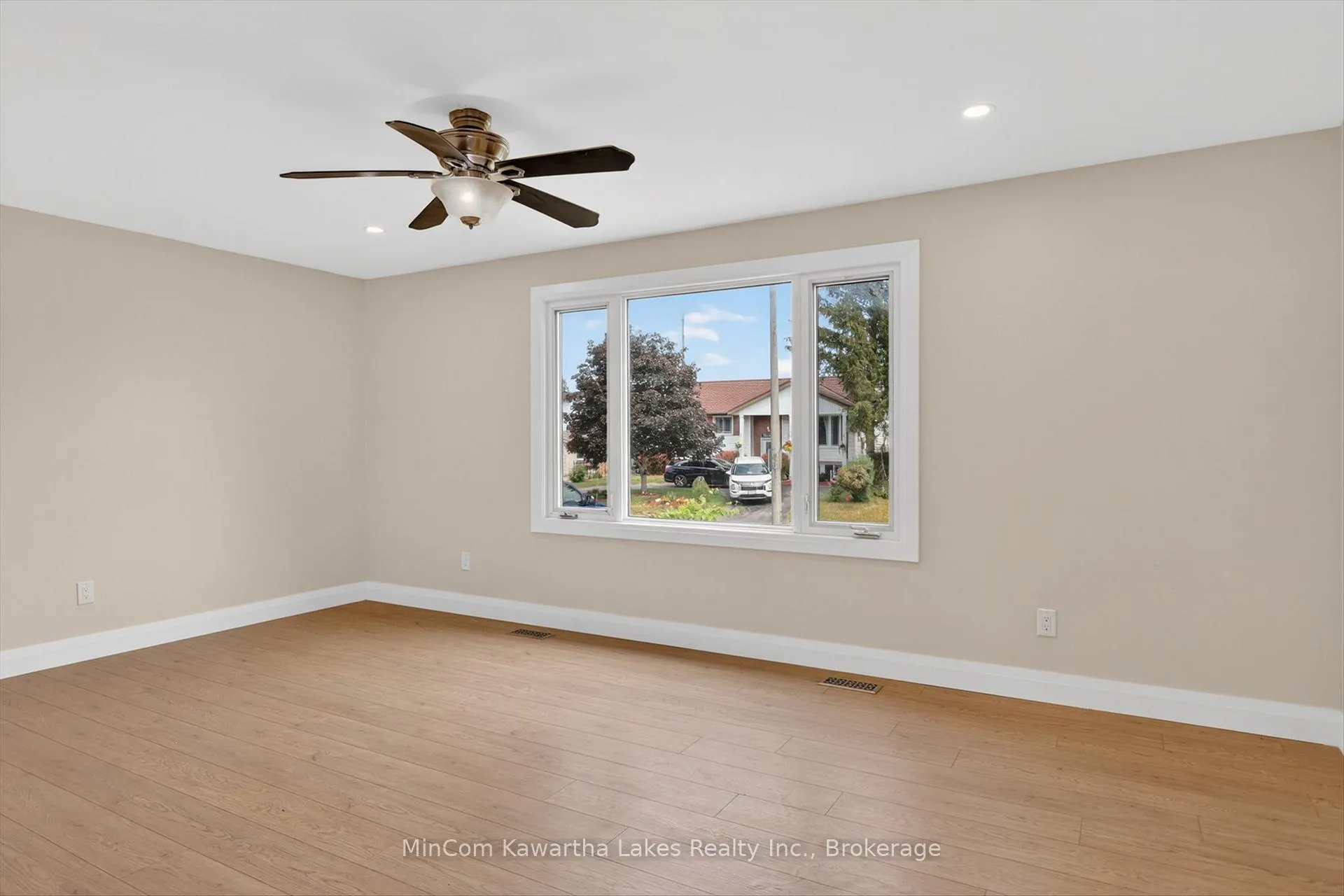Photo 8 of 829 Orpington Road, Peterborough, Otonabee Ward 1 — HOMEH