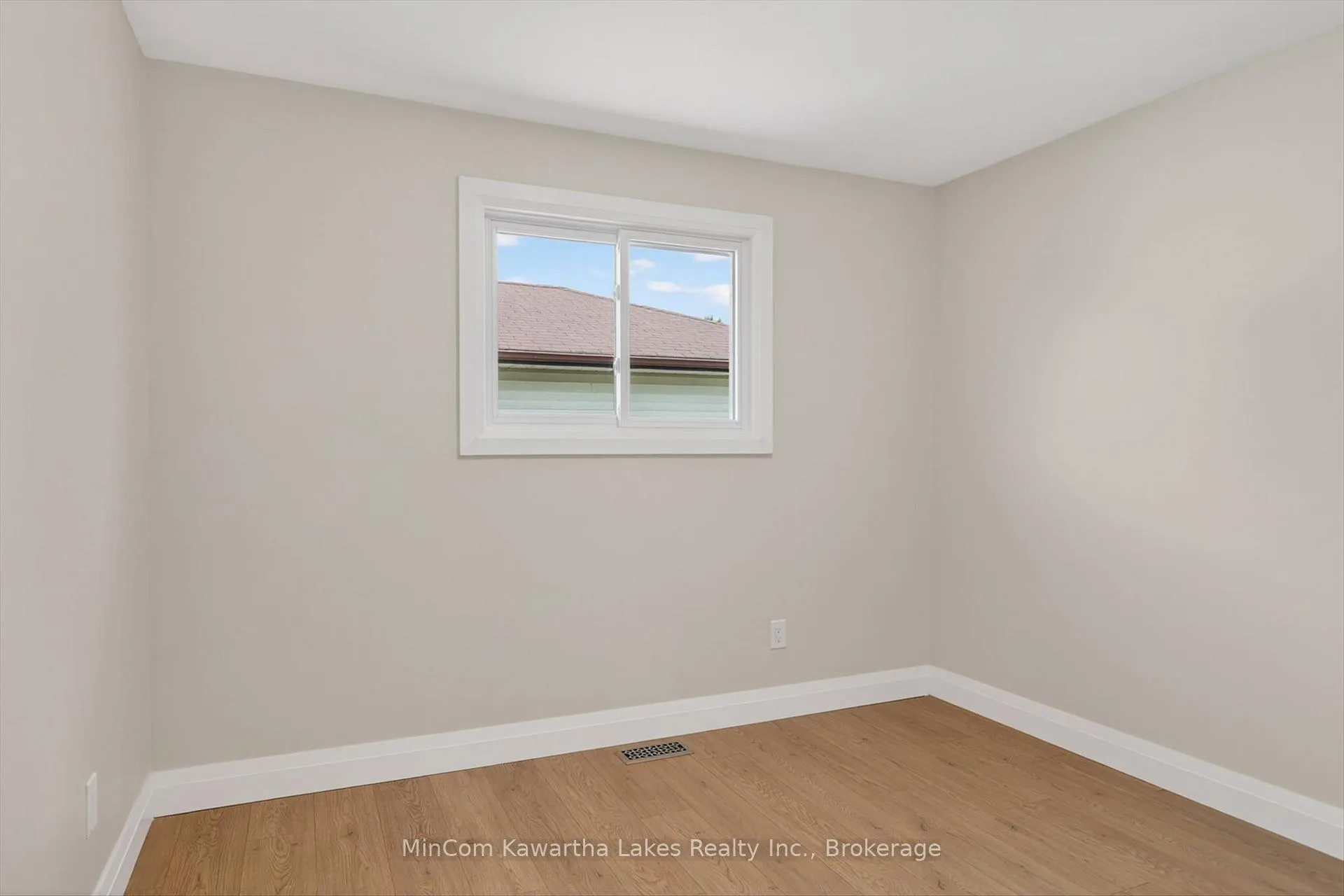 Photo 13 of 829 Orpington Road, Peterborough, Otonabee Ward 1 — HOMEH