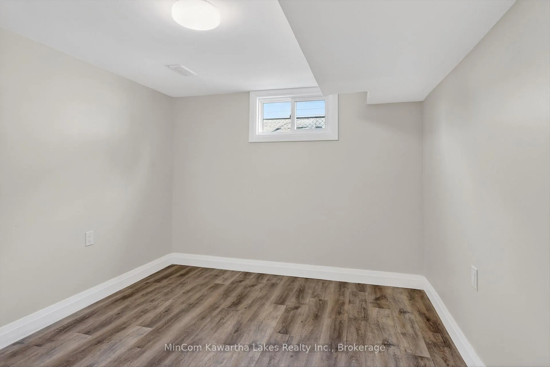 Photo 33 of 829 Orpington Road, Peterborough, Otonabee Ward 1 — HOMEH