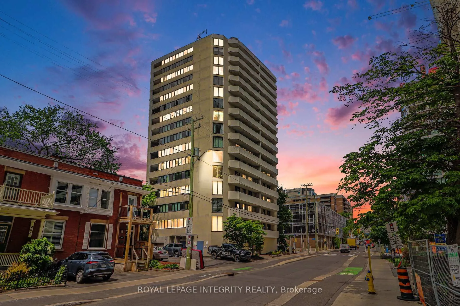Front of Unit 102, 200 Bay Street S