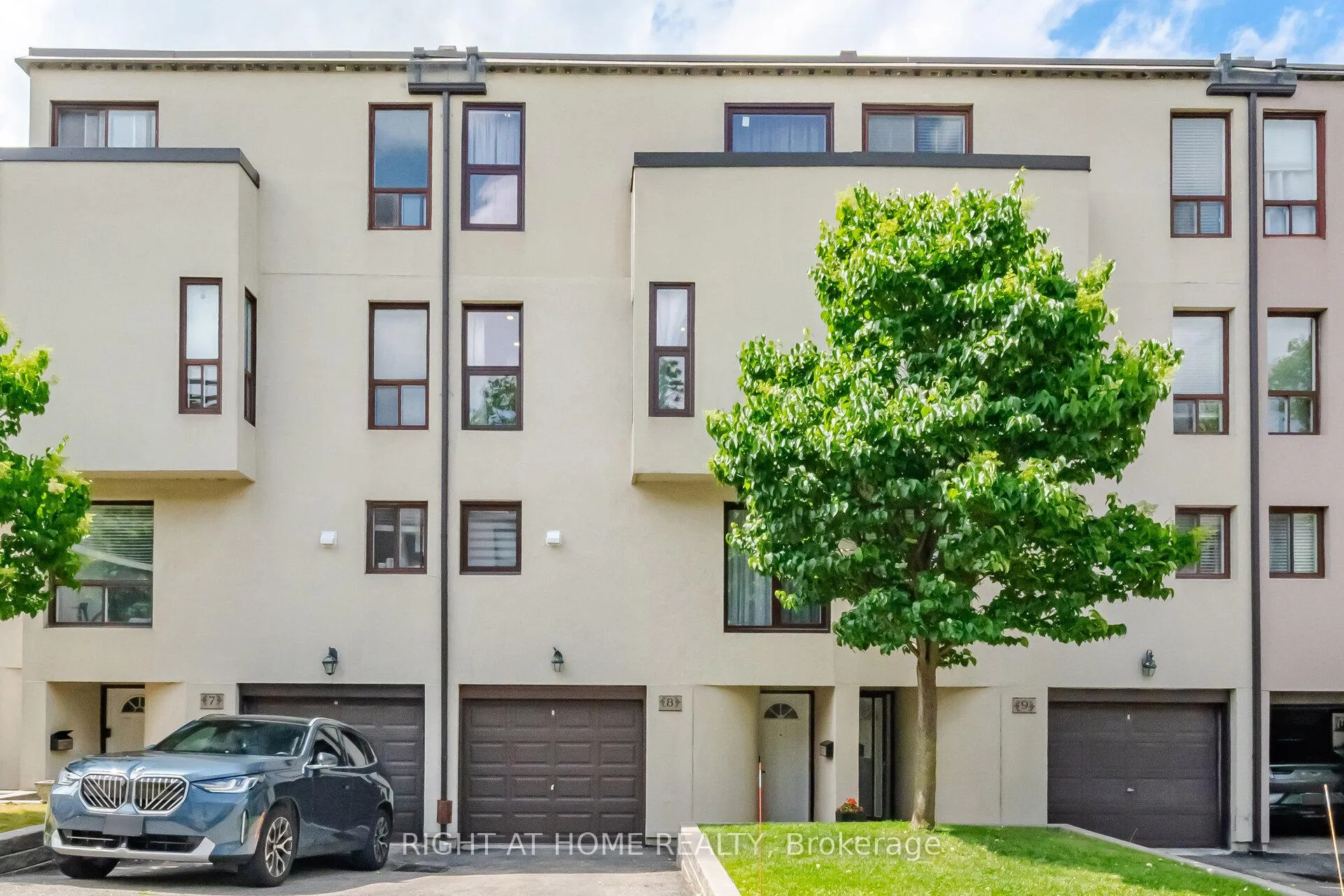 Front of Unit 8, 24 Reid Drive