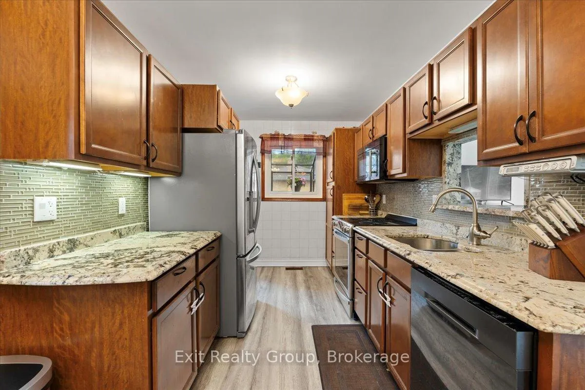 Photo 3 of 29 Barry Road, Quinte West, Murray Ward — HOMEH