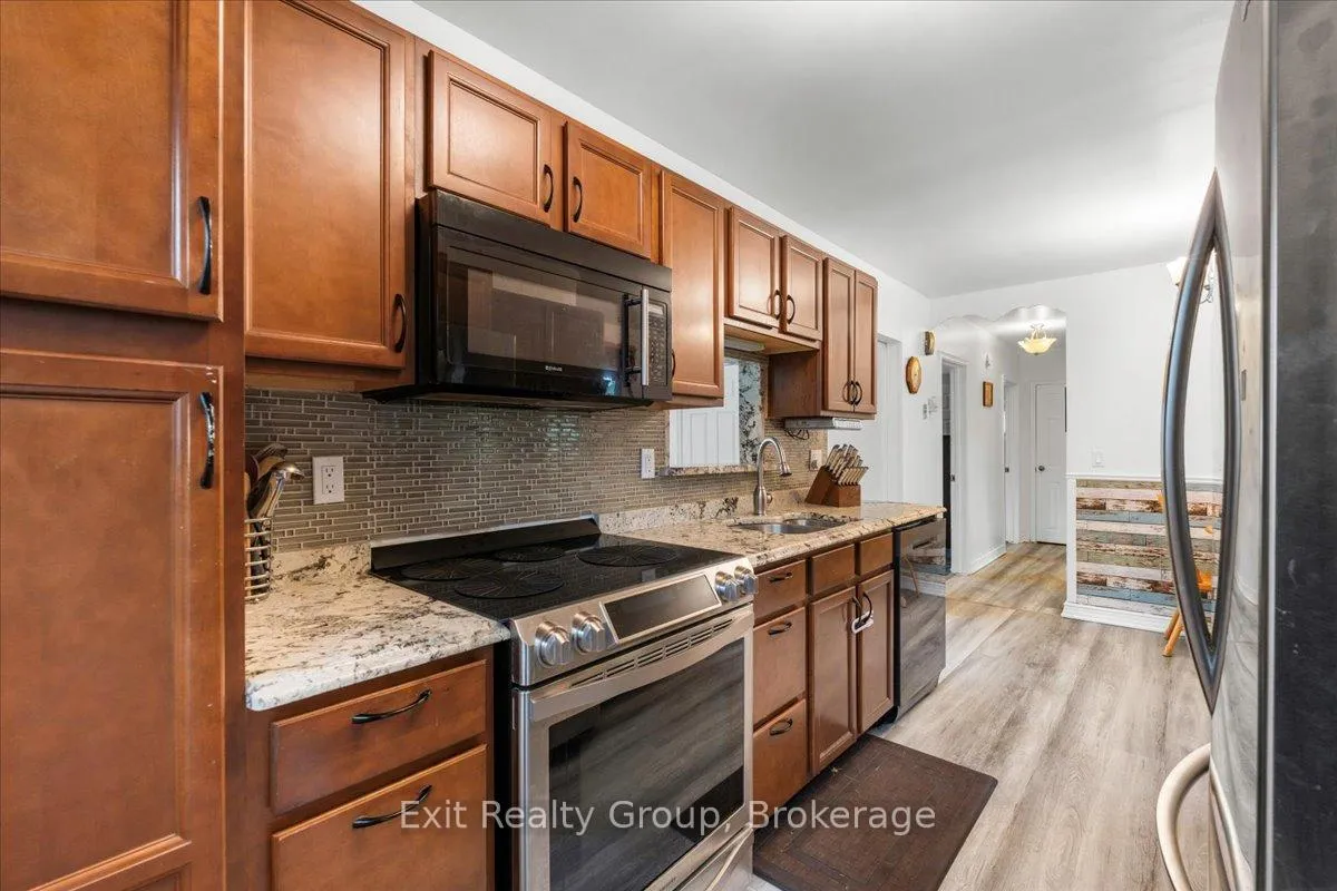 Photo 4 of 29 Barry Road, Quinte West, Murray Ward — HOMEH