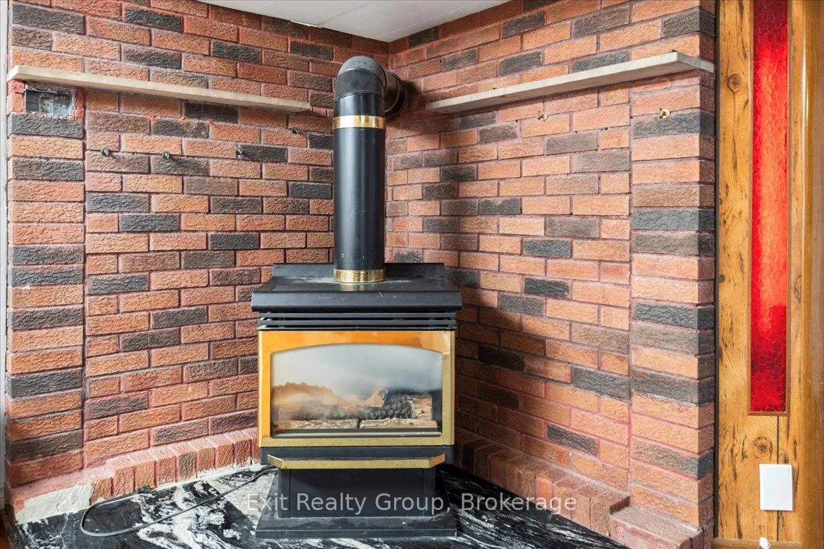 Photo 23 of 29 Barry Road, Quinte West, Murray Ward — HOMEH