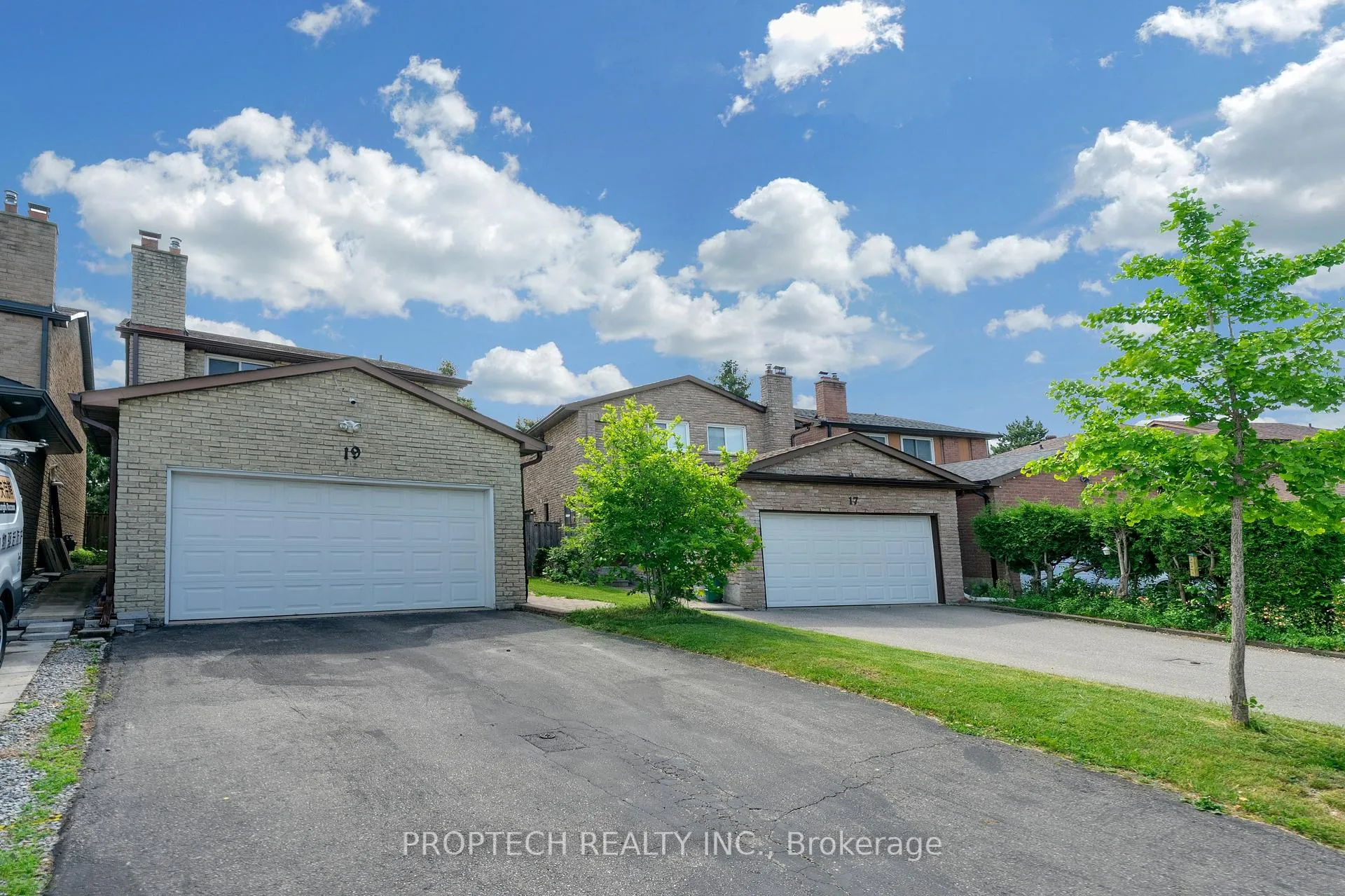 Photo 2 of 19 Clydesdale Road, Markham, Milliken Mills West — HOMEH