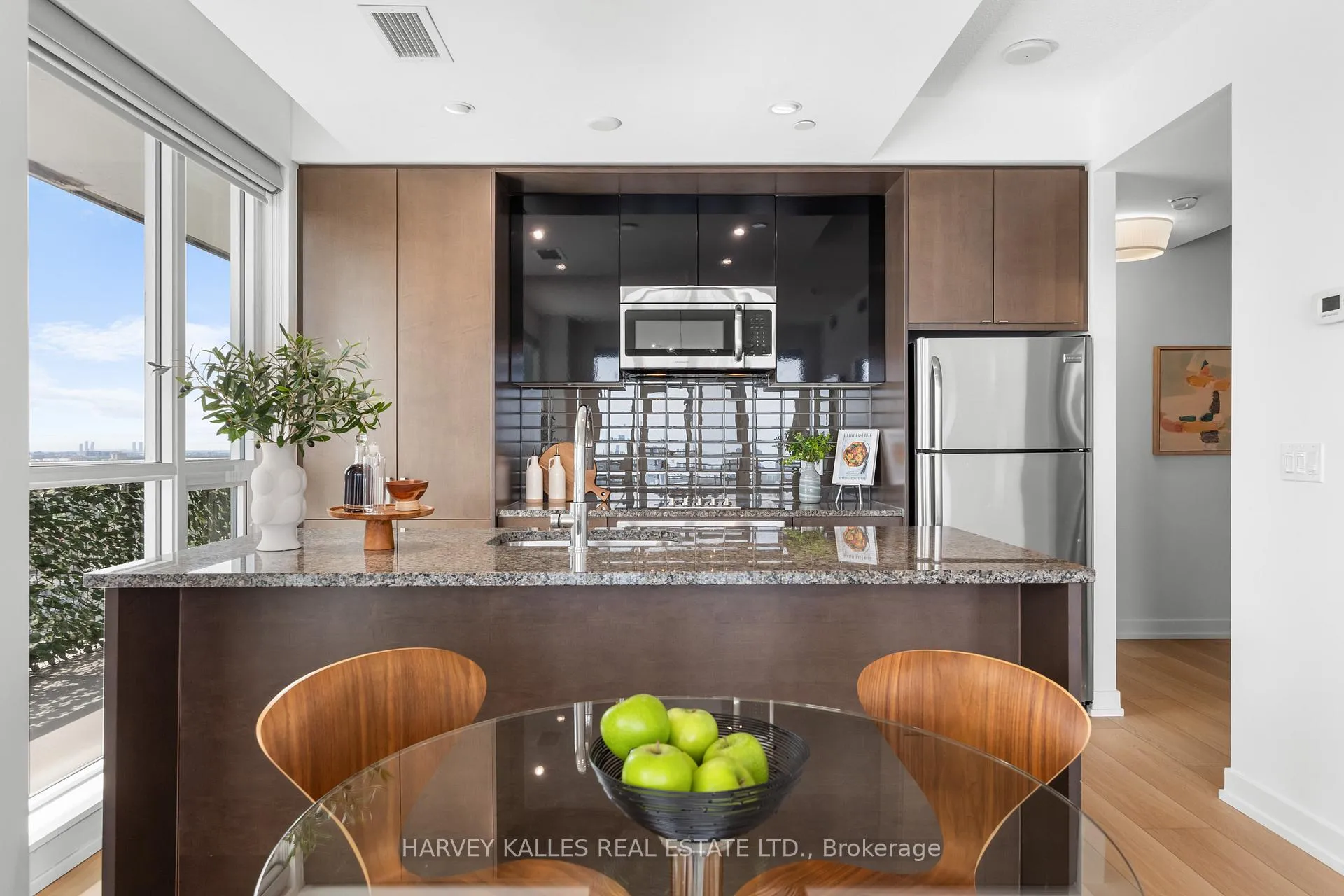 Photo 6 of Unit 2820, 98 Lillian Street, Toronto, Mount Pleasant West — HOMEH