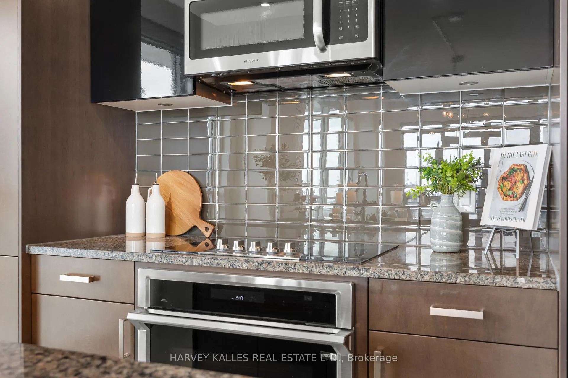 Photo 7 of Unit 2820, 98 Lillian Street, Toronto, Mount Pleasant West — HOMEH