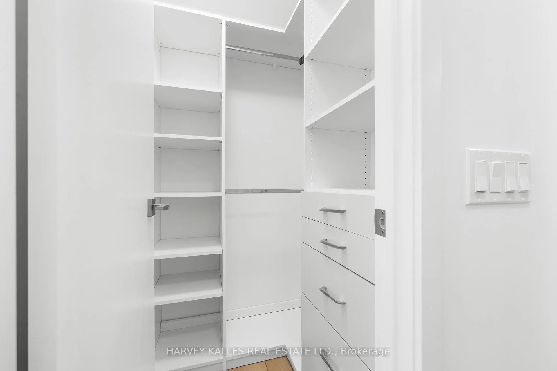 Photo 11 of Unit 2820, 98 Lillian Street, Toronto, Mount Pleasant West — HOMEH